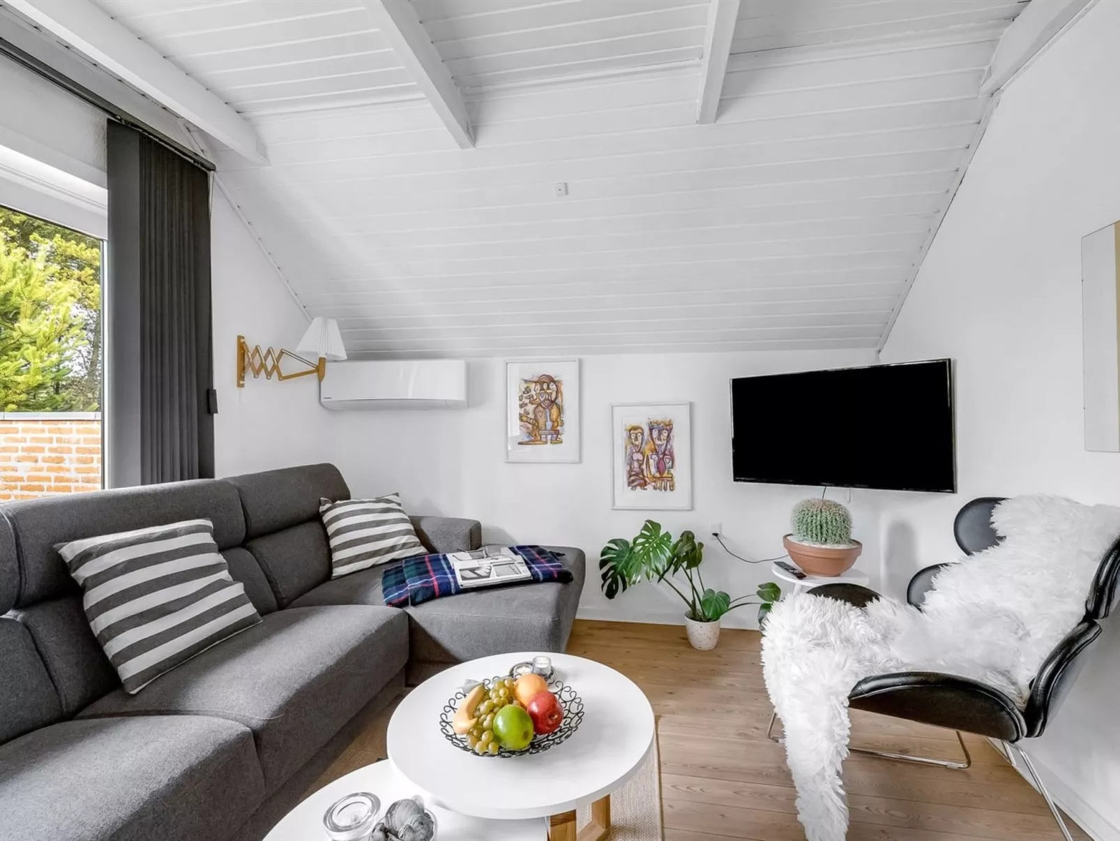 "Annetin" - 850m from the sea-Binnen