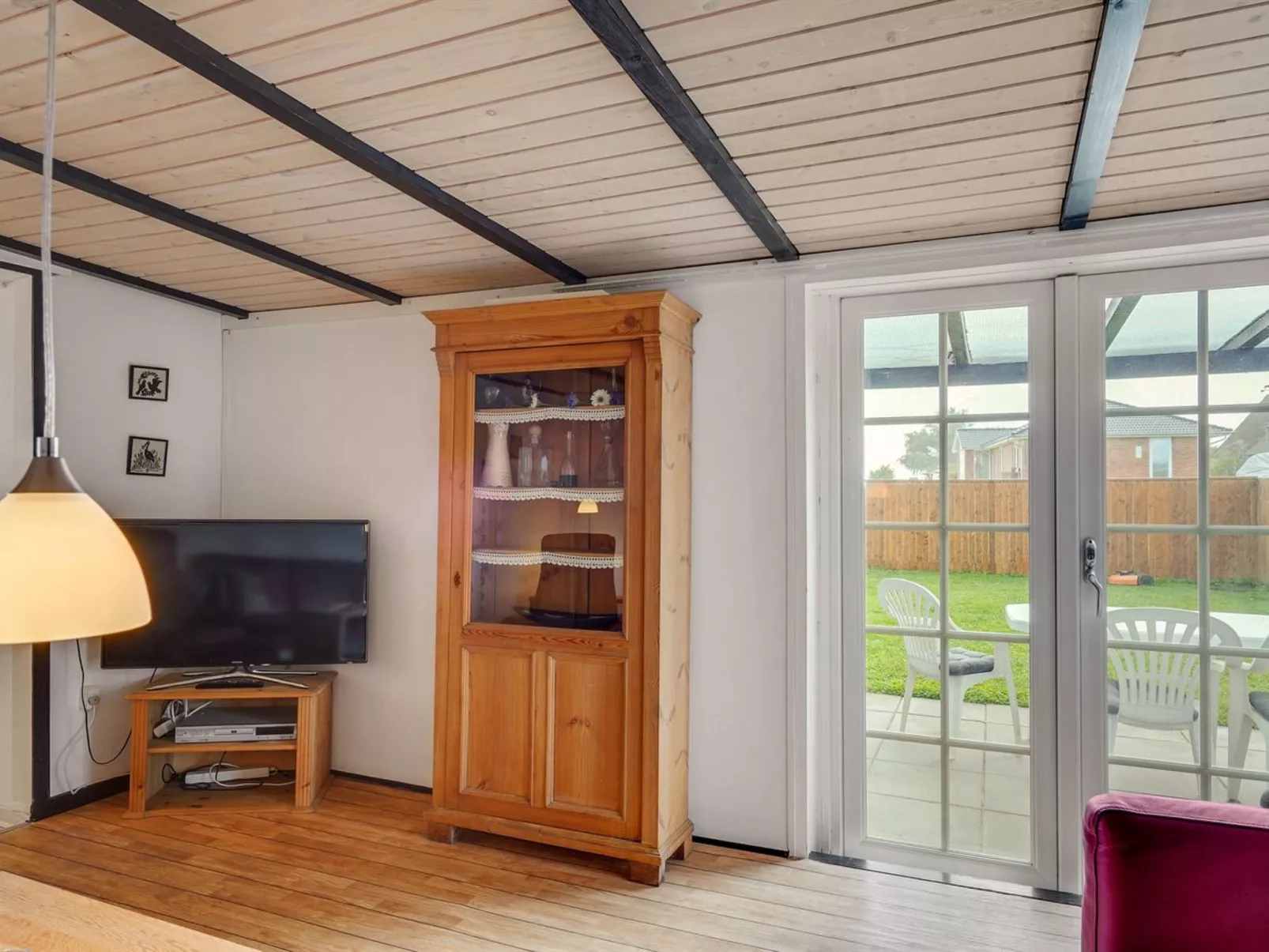 "Tana" - 5m from the sea-Binnen