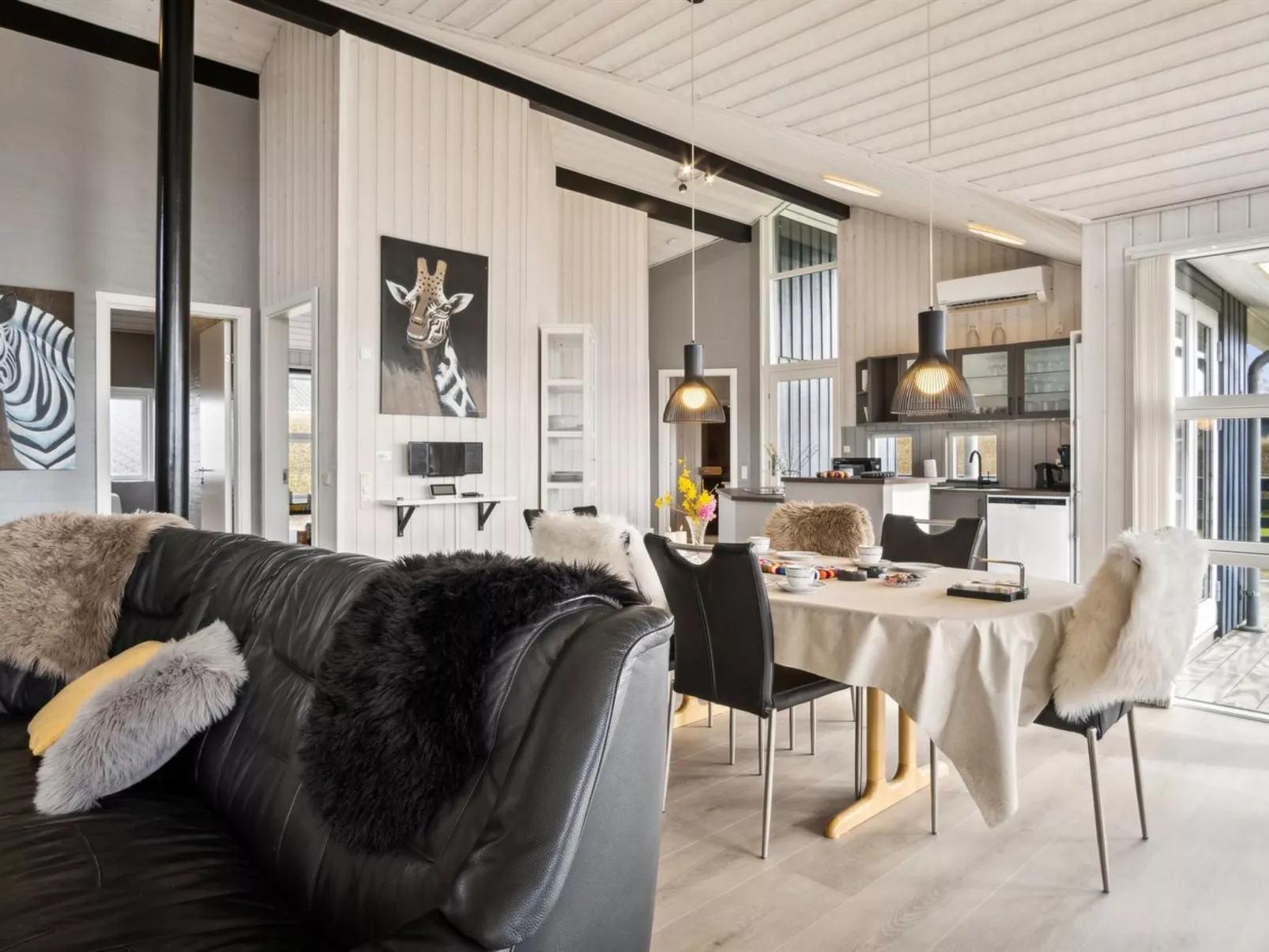 "Sylvana" - 400m from the sea-Binnen