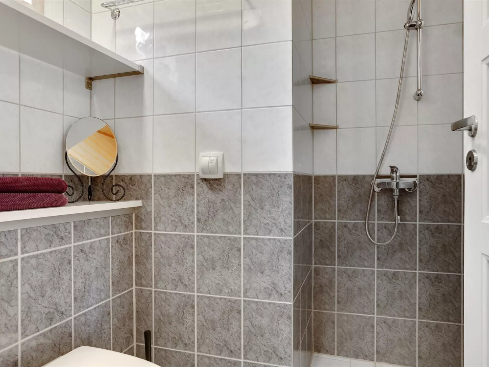 "Danijela" - 1.2km from the sea-Binnen