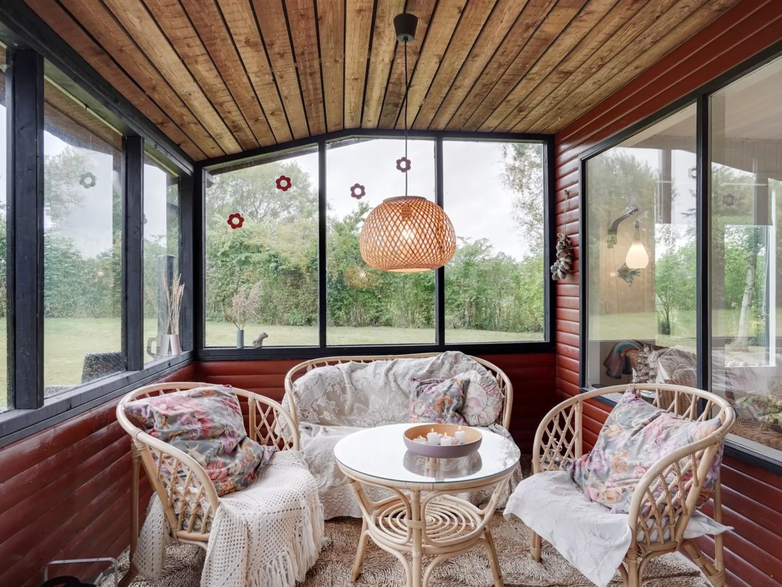 "Elmina" -  from the sea-Binnen