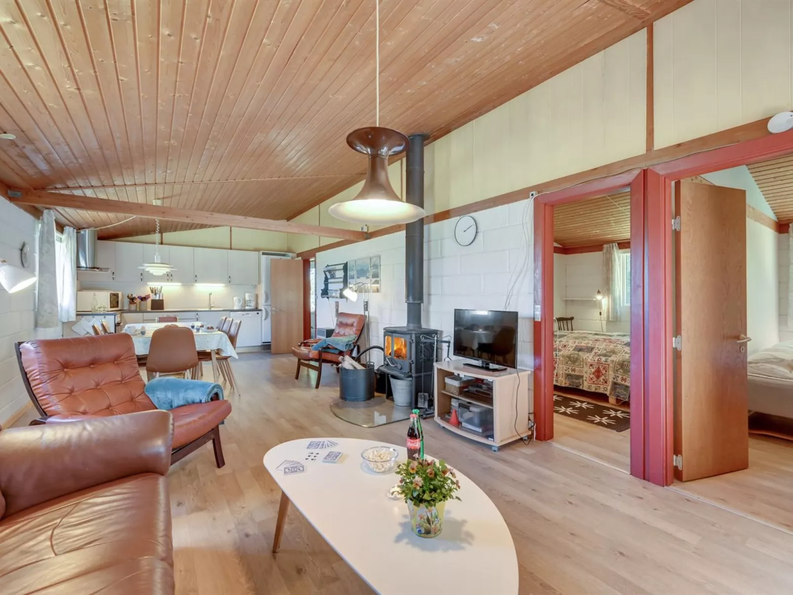 "Agna" - 700m to the fjord-Binnen