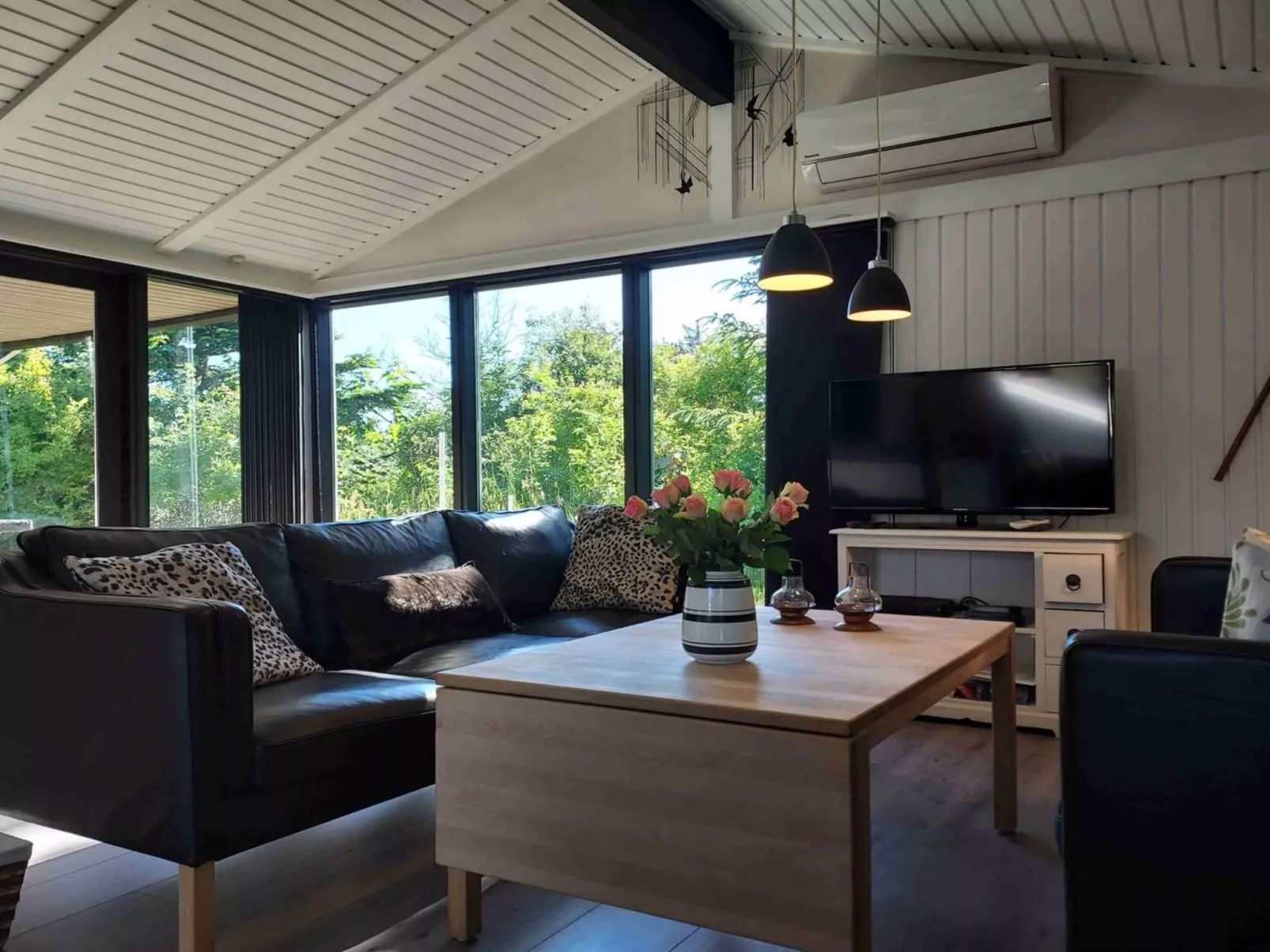 "Avia" - 500m from the sea-Binnen