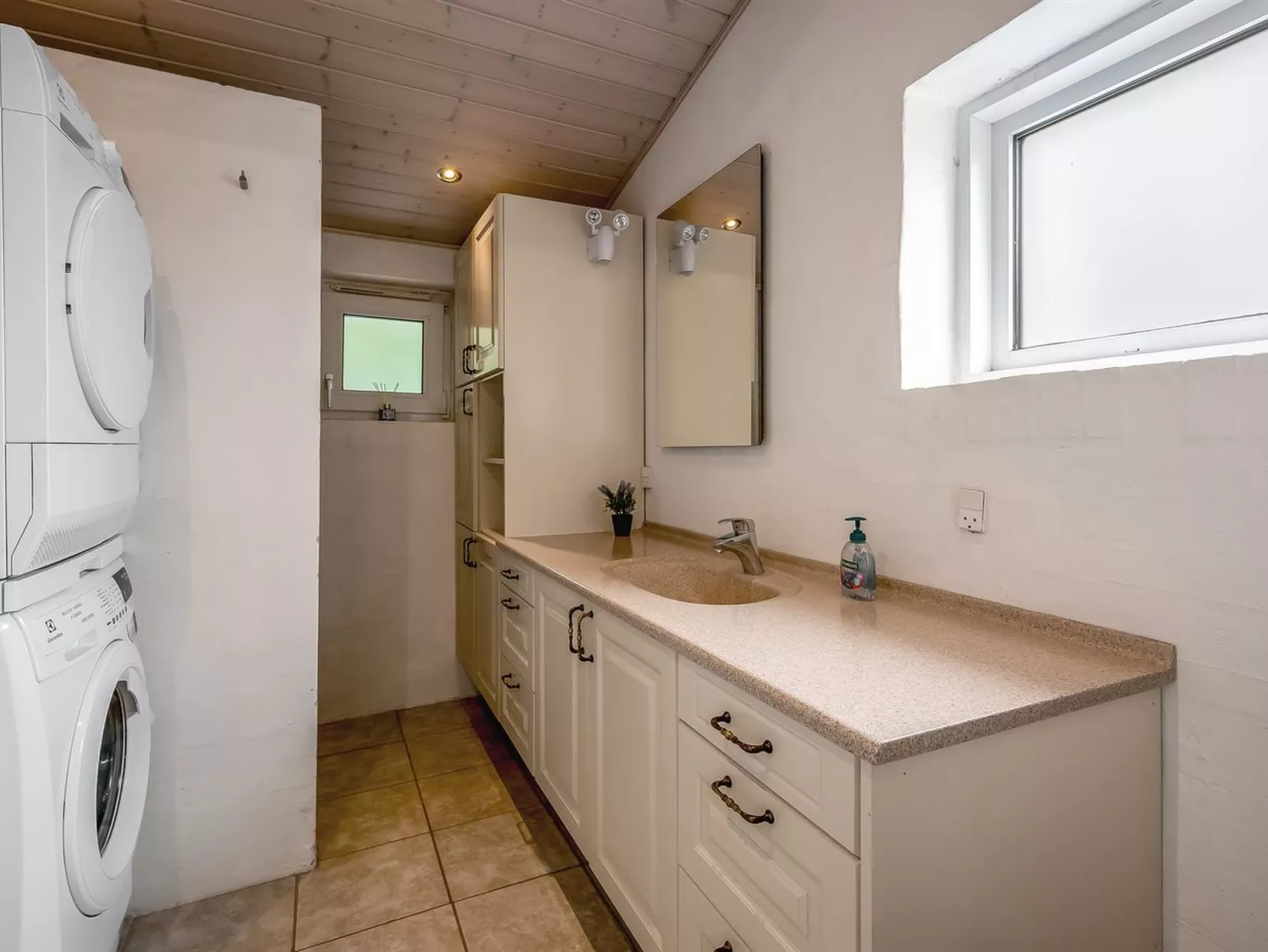 "Eilke" - 50m from the sea-Binnen