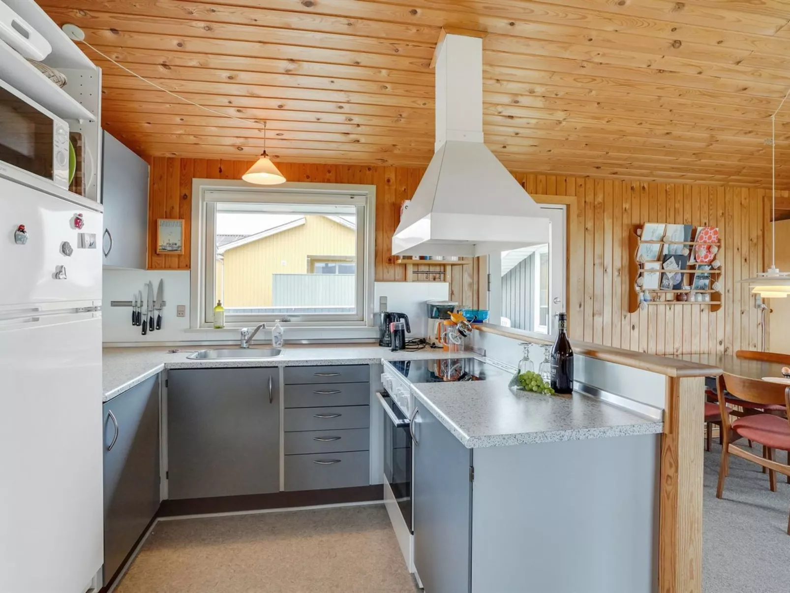 "Svea" - 400m from the sea-Binnen