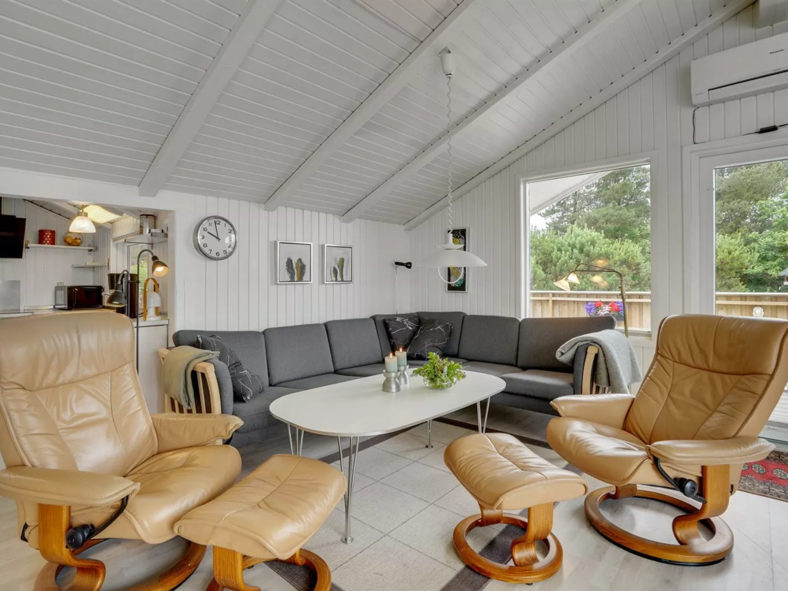 "Arlette" - 1.8km from the sea-Binnen