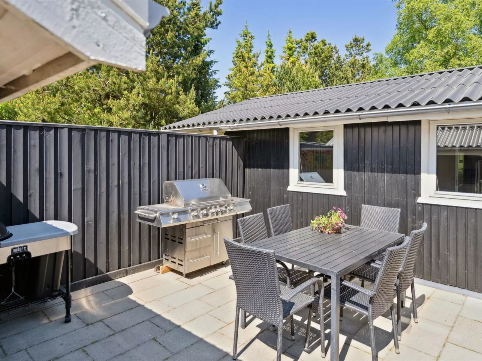 "Ally" - 250m from the sea-Buiten