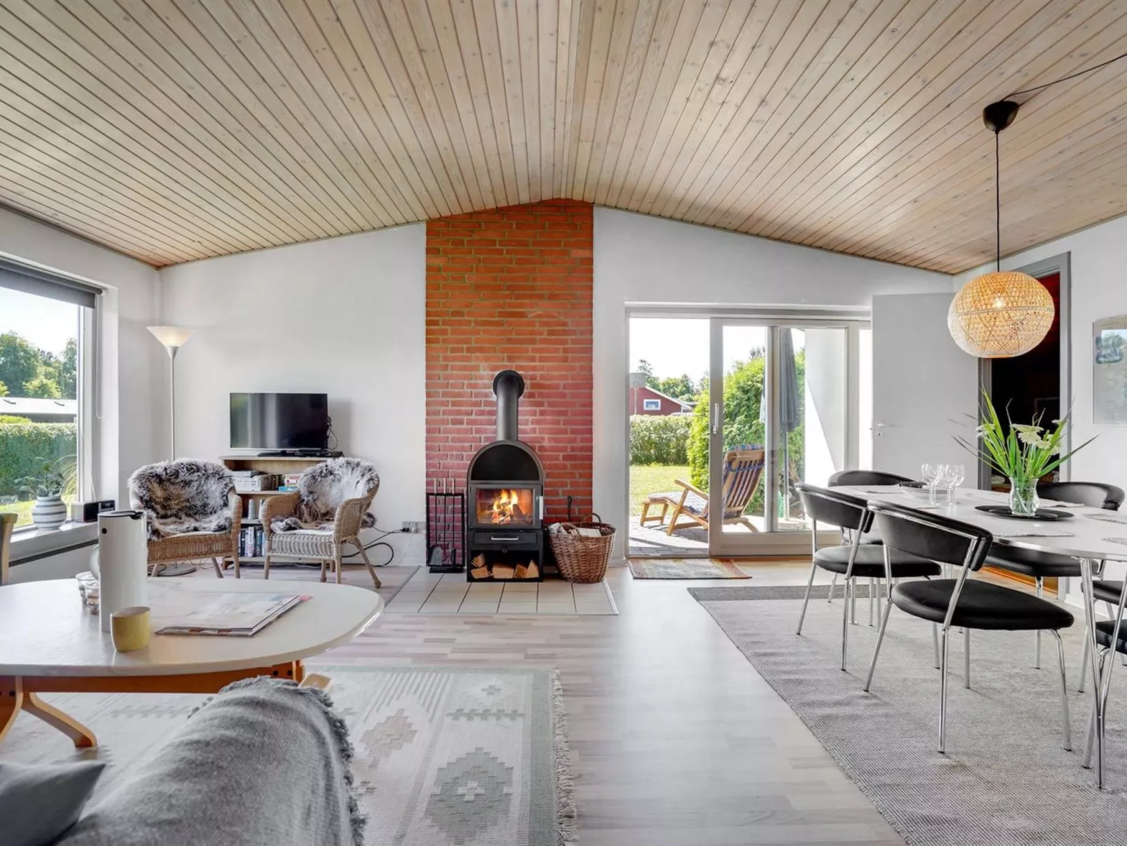 "Ilppo" - 200m from the sea-Binnen