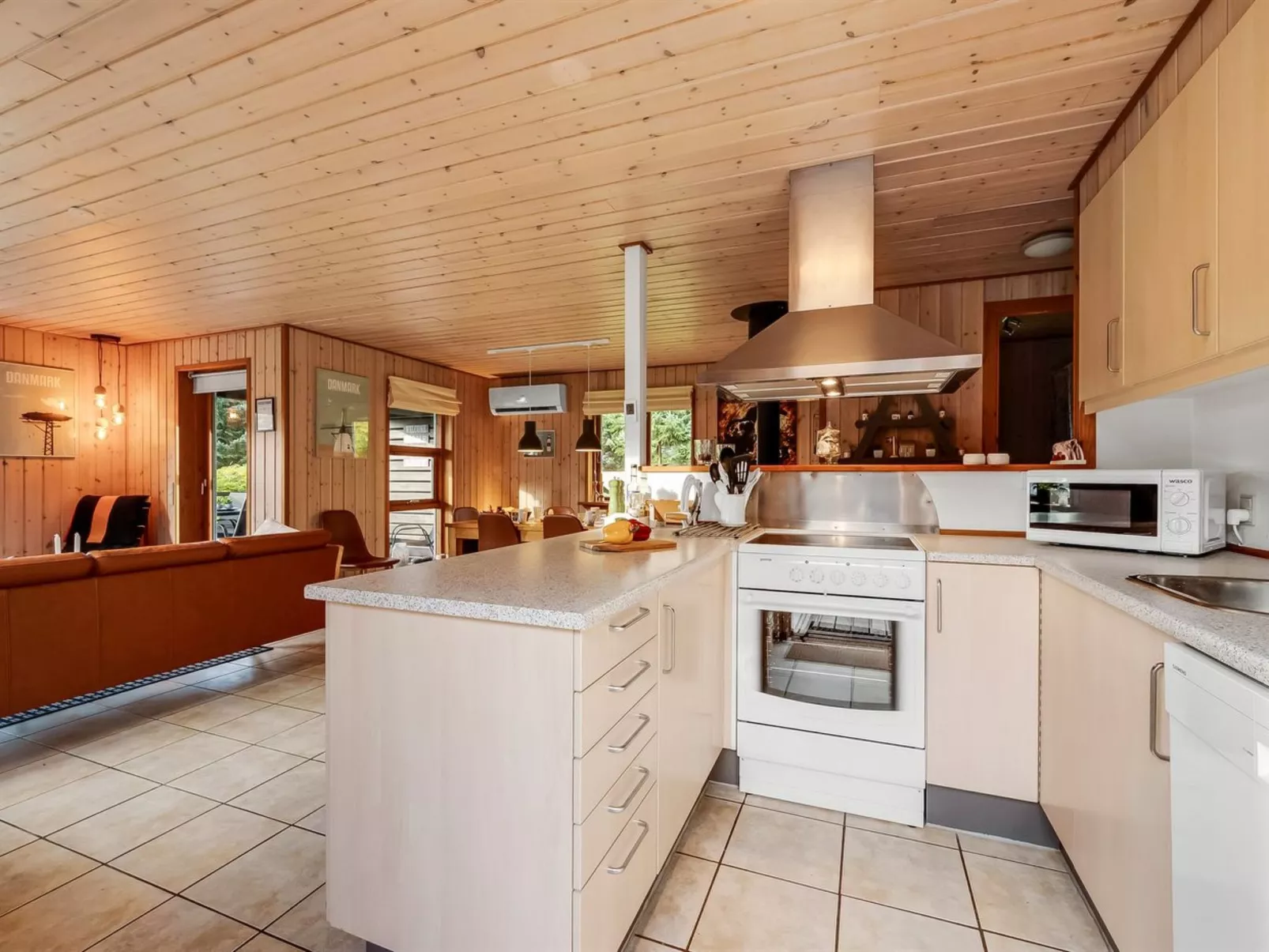 "Engeline" - 300m to the fjord-Binnen