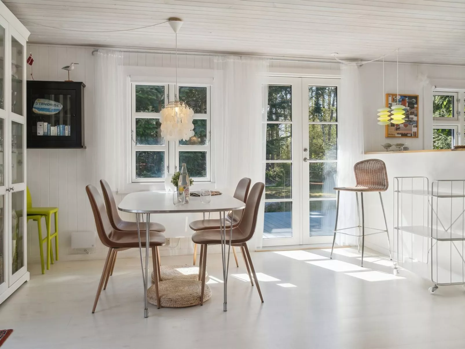 "Arild" - 10m from the sea-Binnen