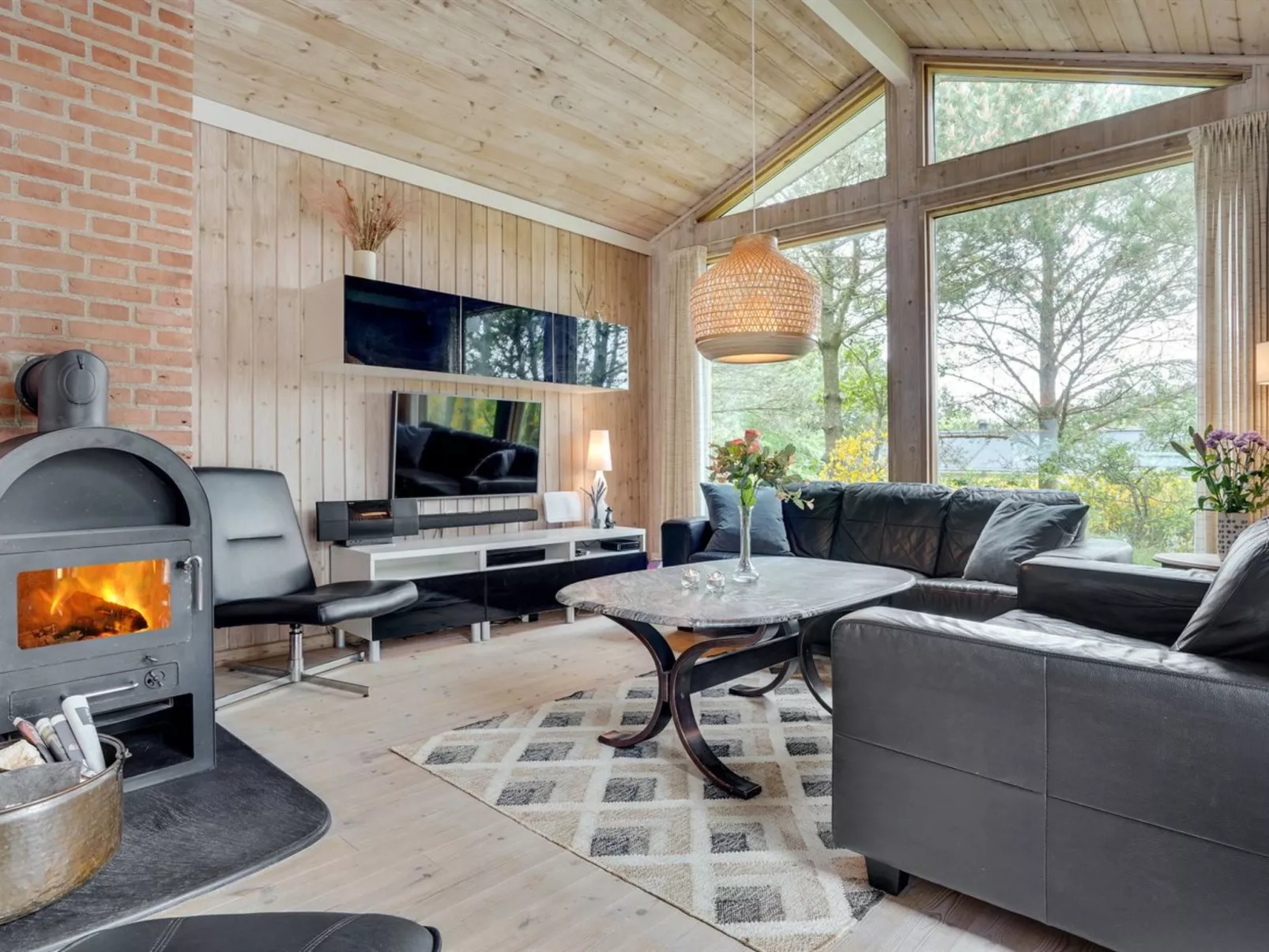 "Jaskirt" - 125m from the sea-Binnen