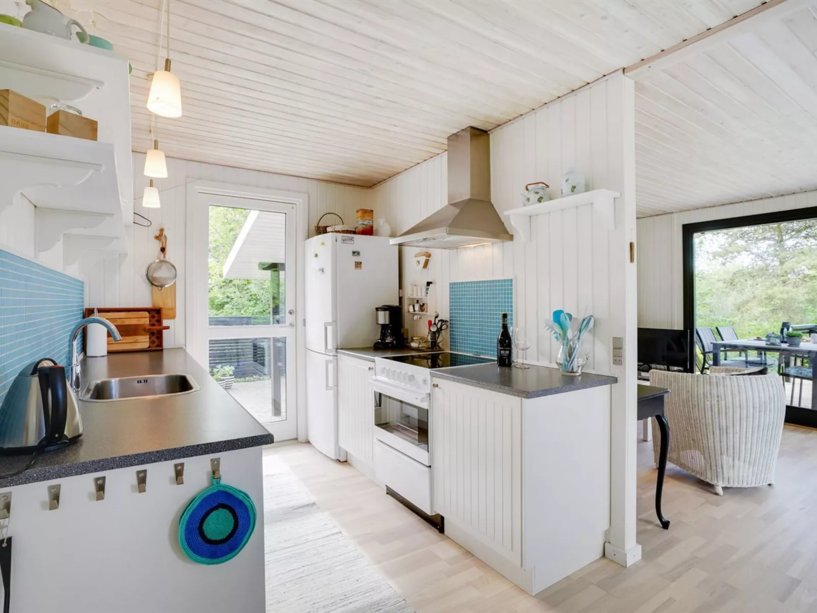 "Angantir" - 700m to the fjord-Binnen