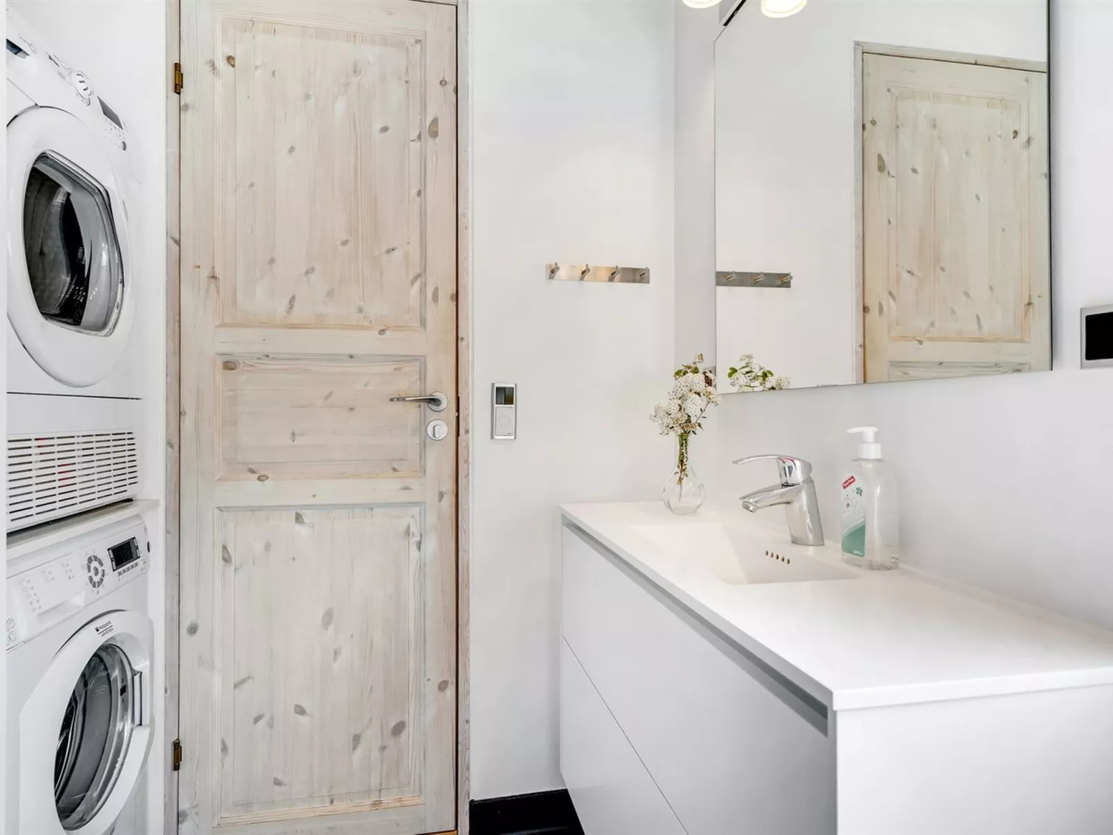 "Annvy" - 200m from the sea-Binnen