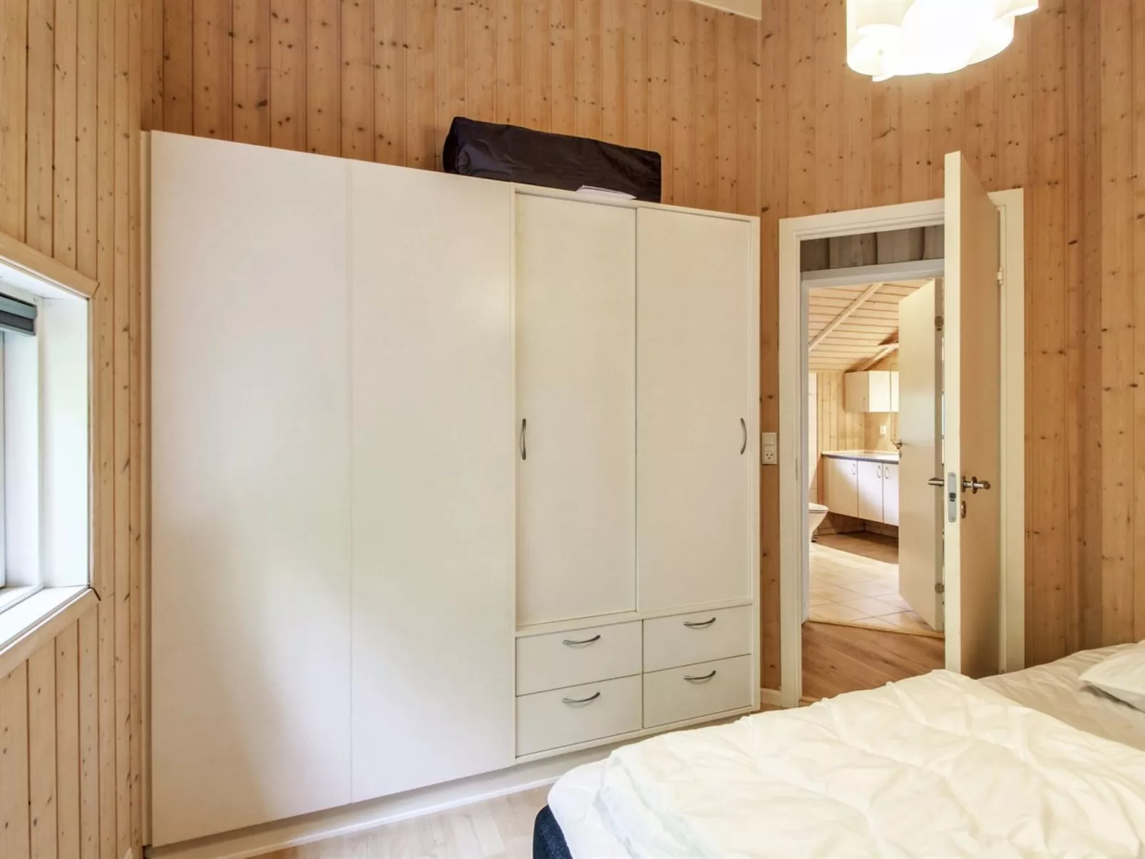 "Ellica" - 50km from the sea-Binnen