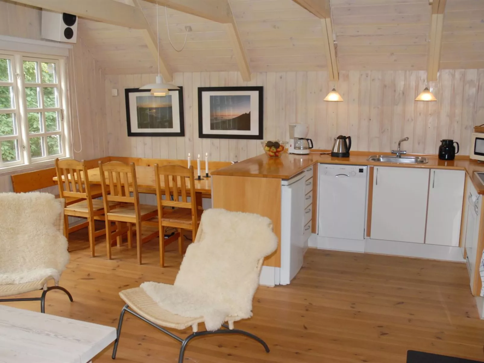 "Kalv" - 75m from the sea-Binnen