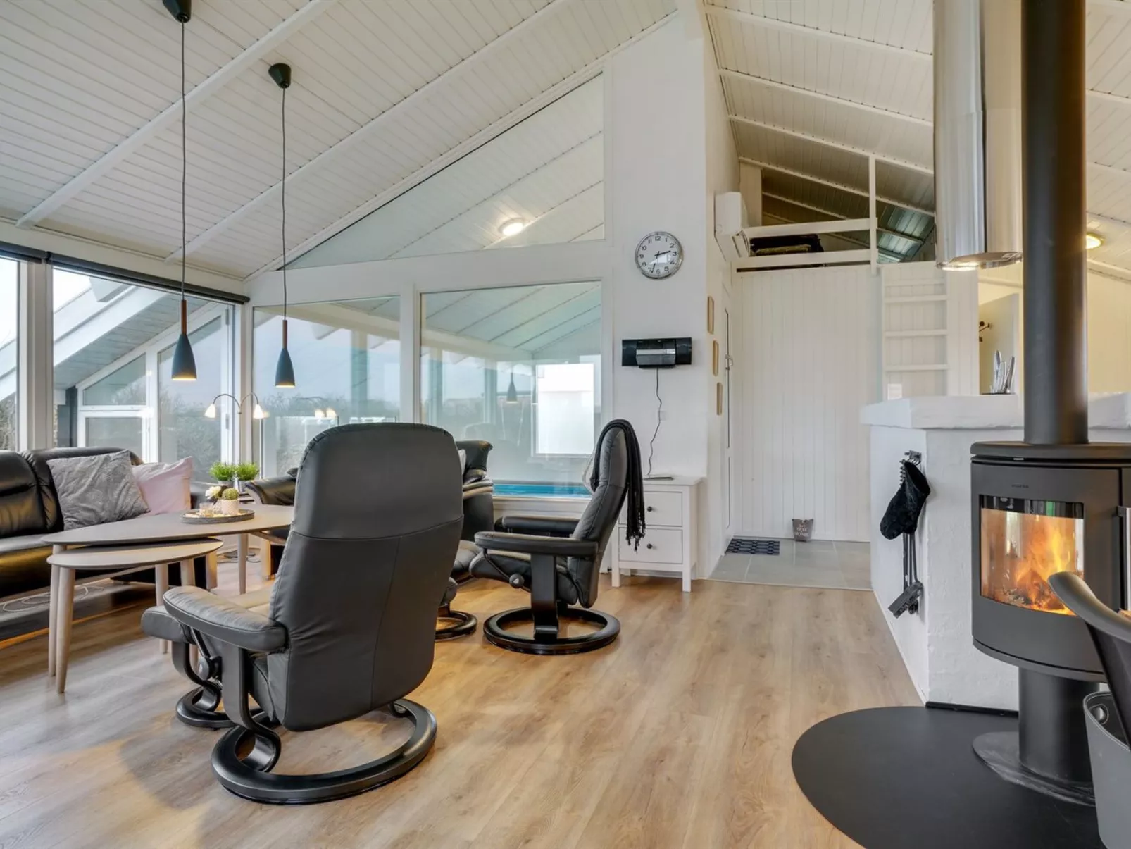 "Hilkka" - 500m from the sea-Binnen