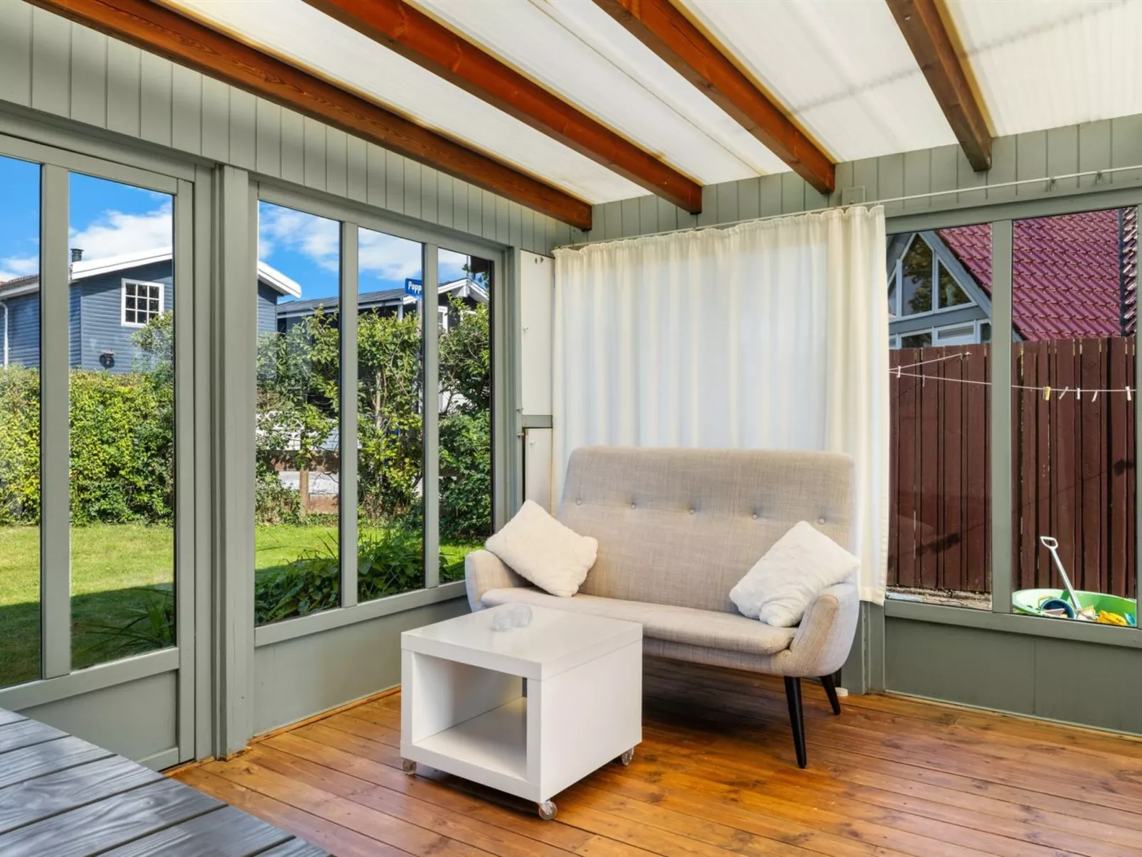 "Neea" - 40m from the sea-Binnen