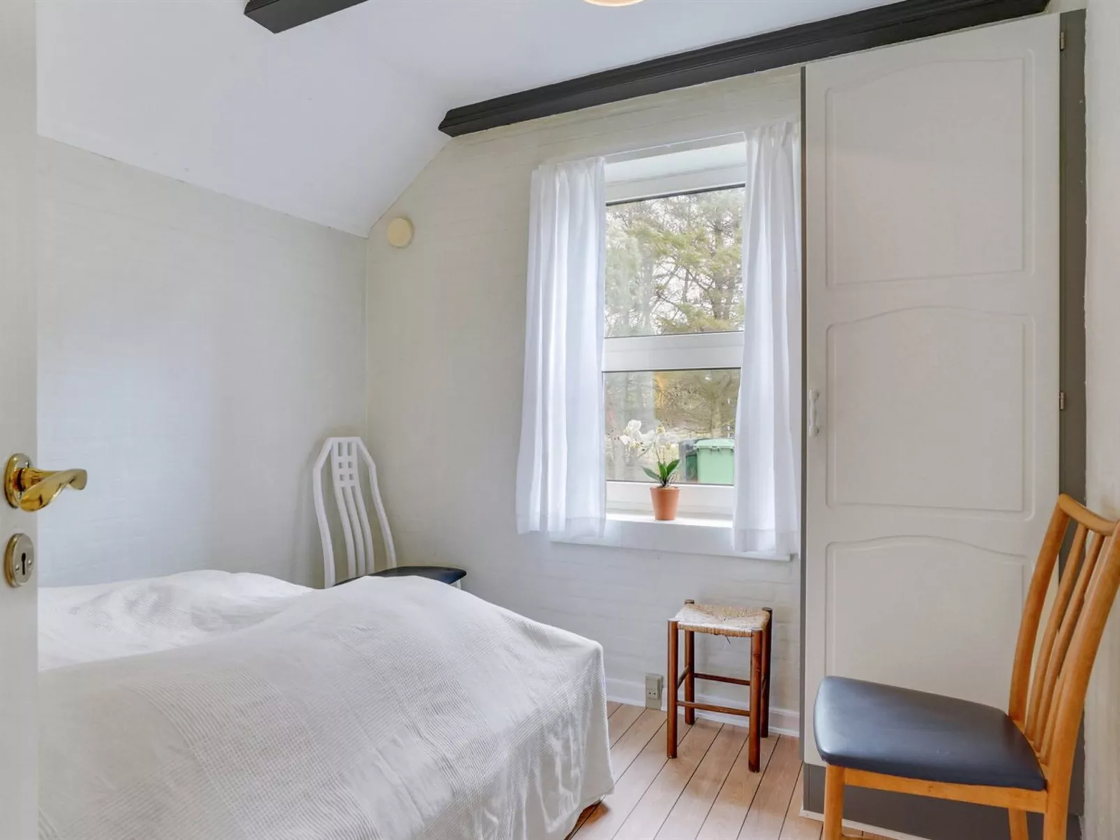 "Swening" - 2.1km from the sea-Binnen