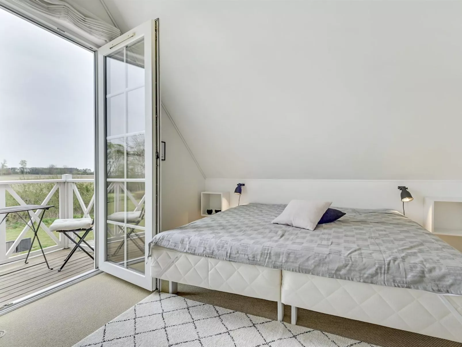 "Bleike" - 250m from the sea-Binnen