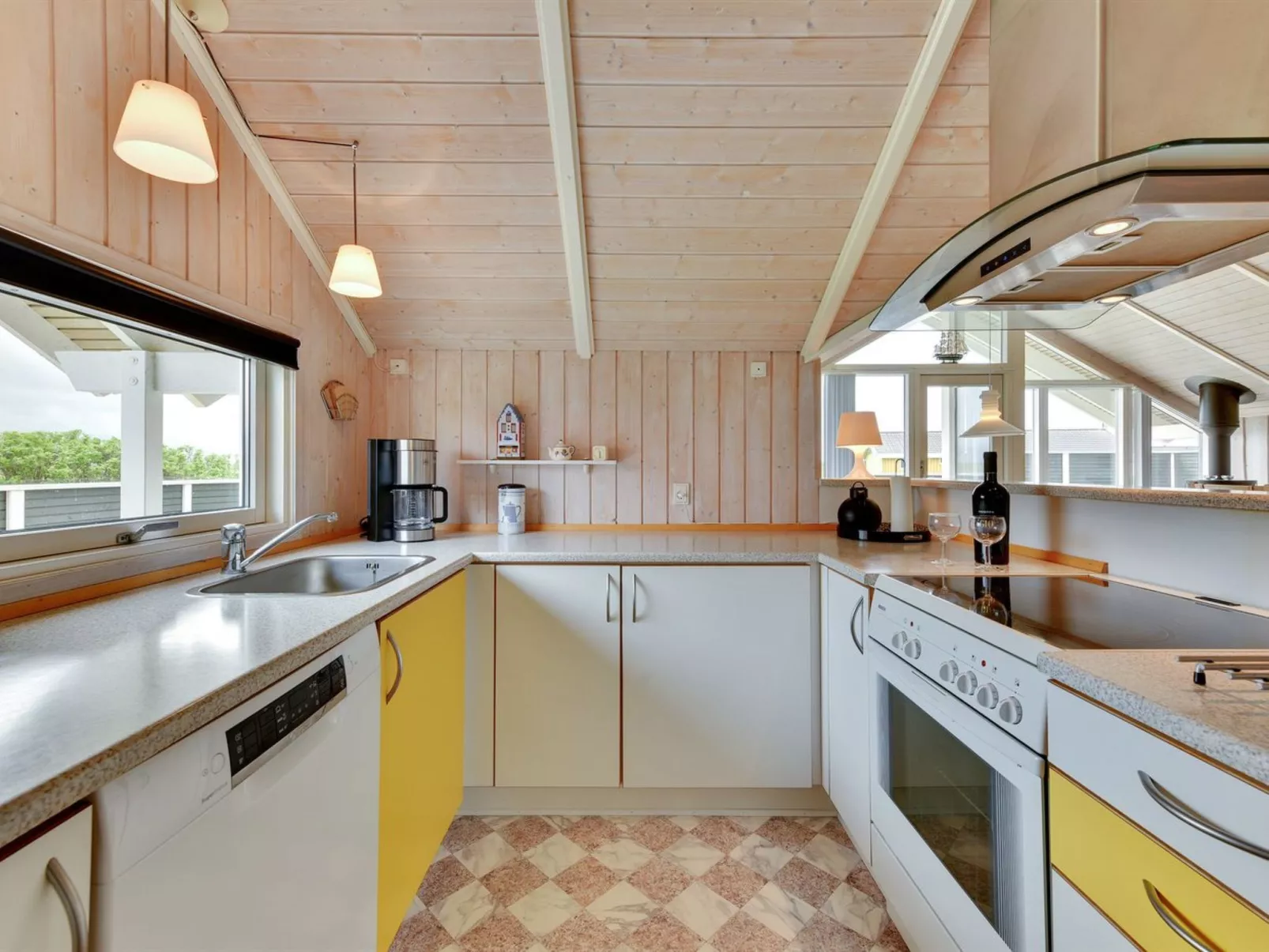 "Valea" - 300m to the fjord-Binnen