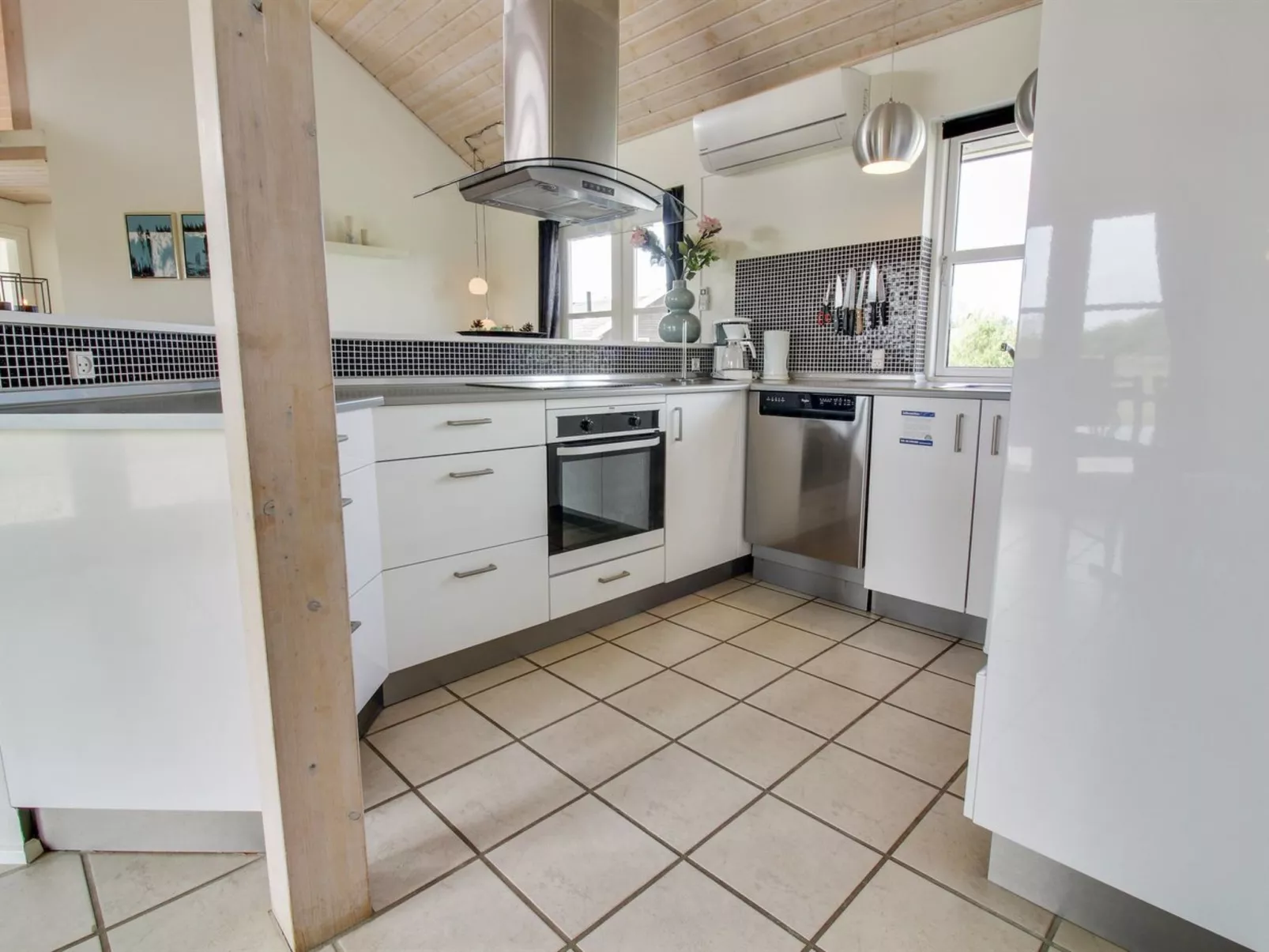 "Arnger" - 300m to the fjord-Binnen