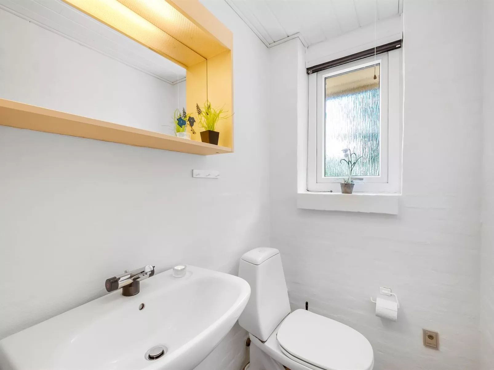 "Ewy" - 300m from the sea-Binnen