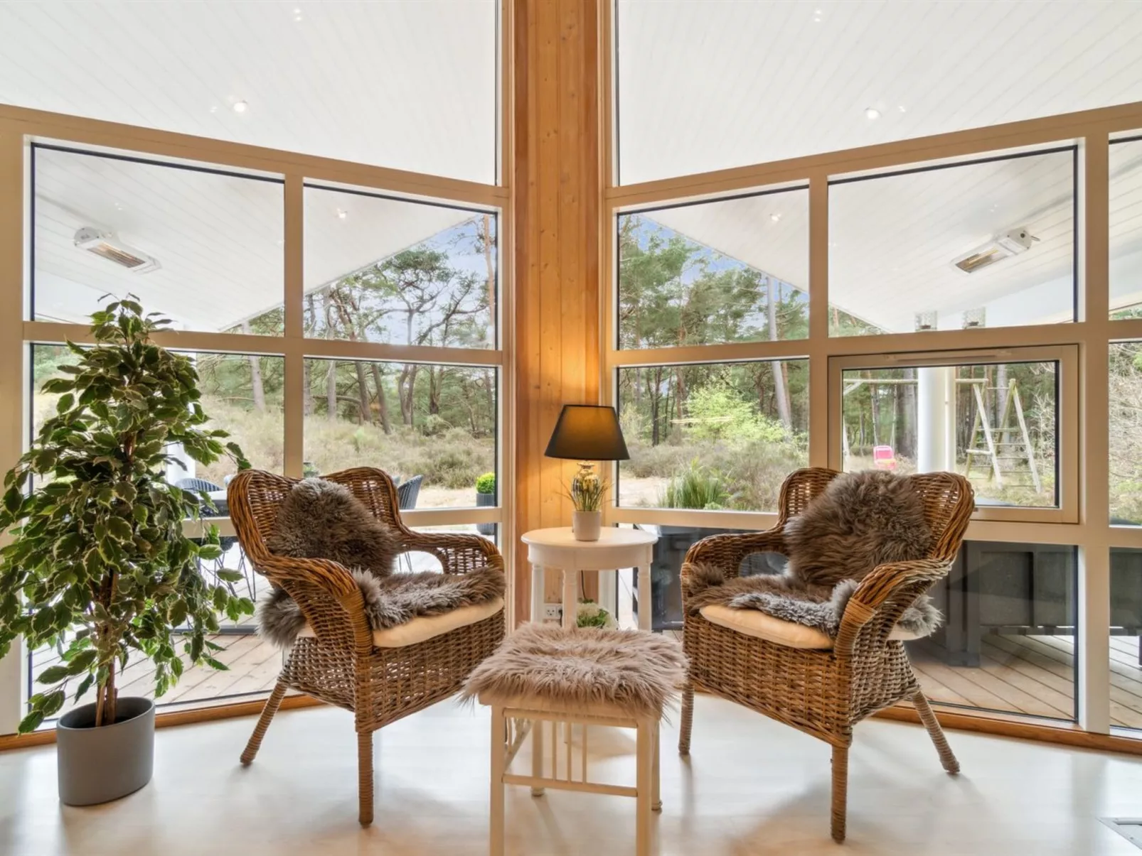 "Bergulv" - 75m from the sea-Binnen