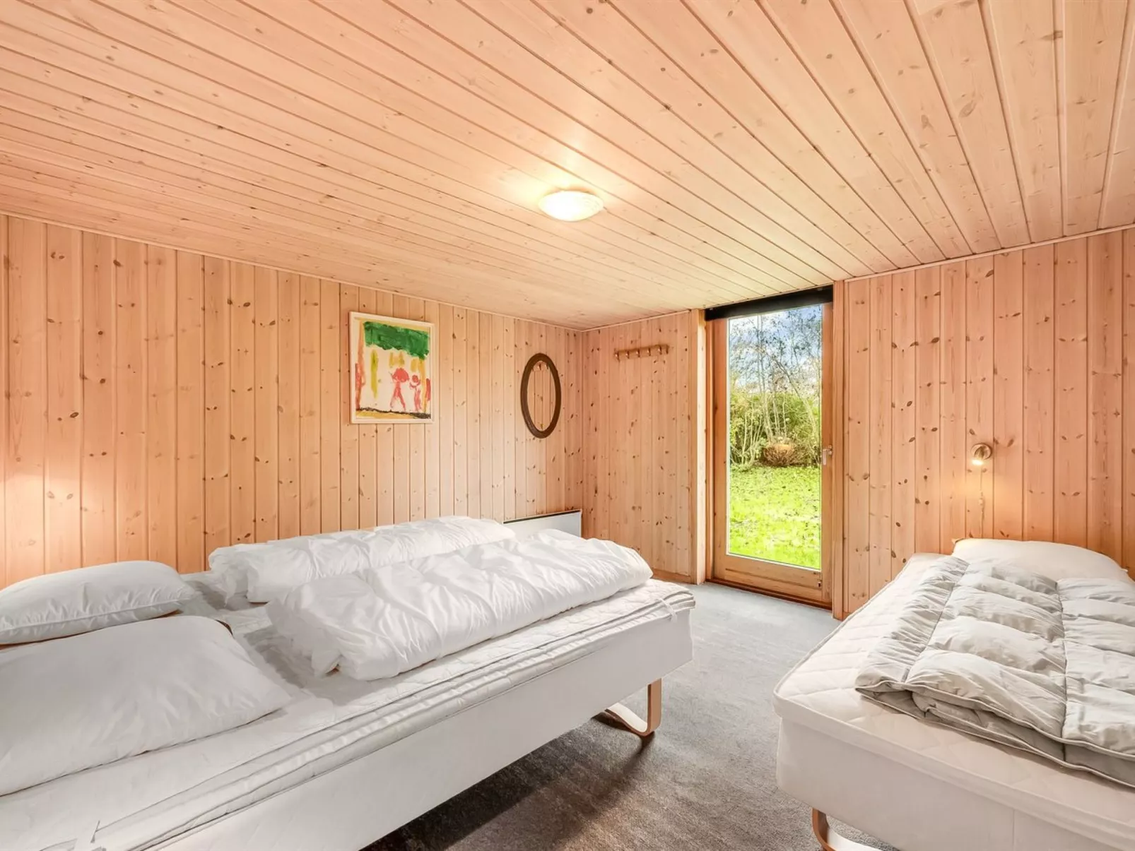 "Scarlet" - 400m to the fjord-Binnen