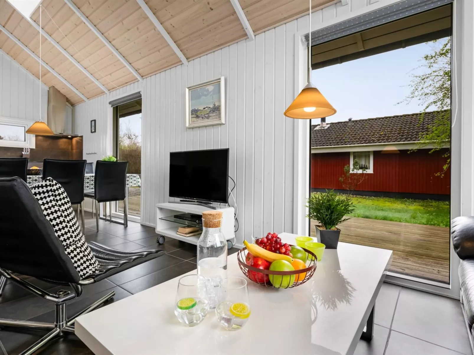 "Ketilbiorn" - 1.2km to the fjord-Binnen