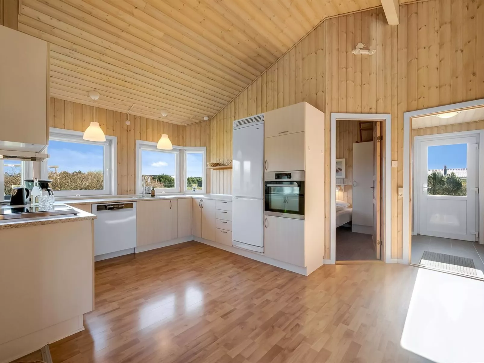 "Ellis" - 700m to the fjord-Binnen