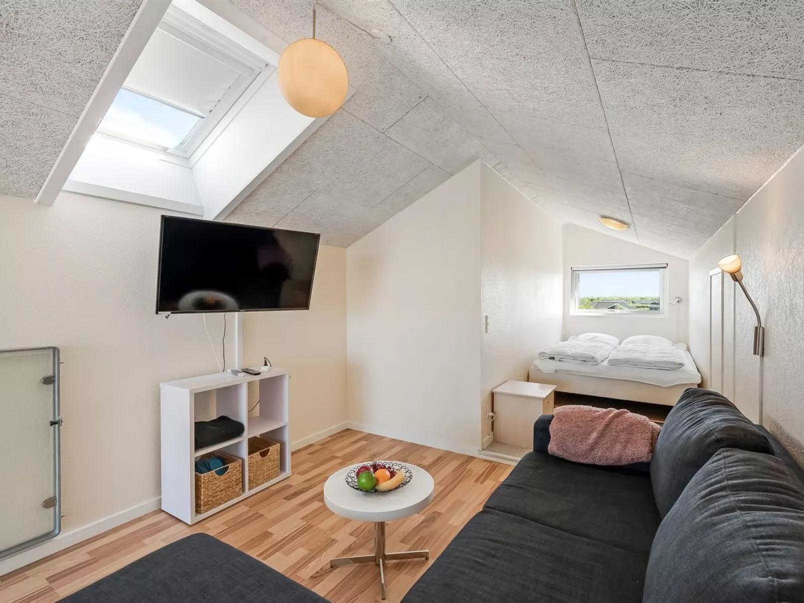 "Hedevig" - 800m to the fjord-Binnen