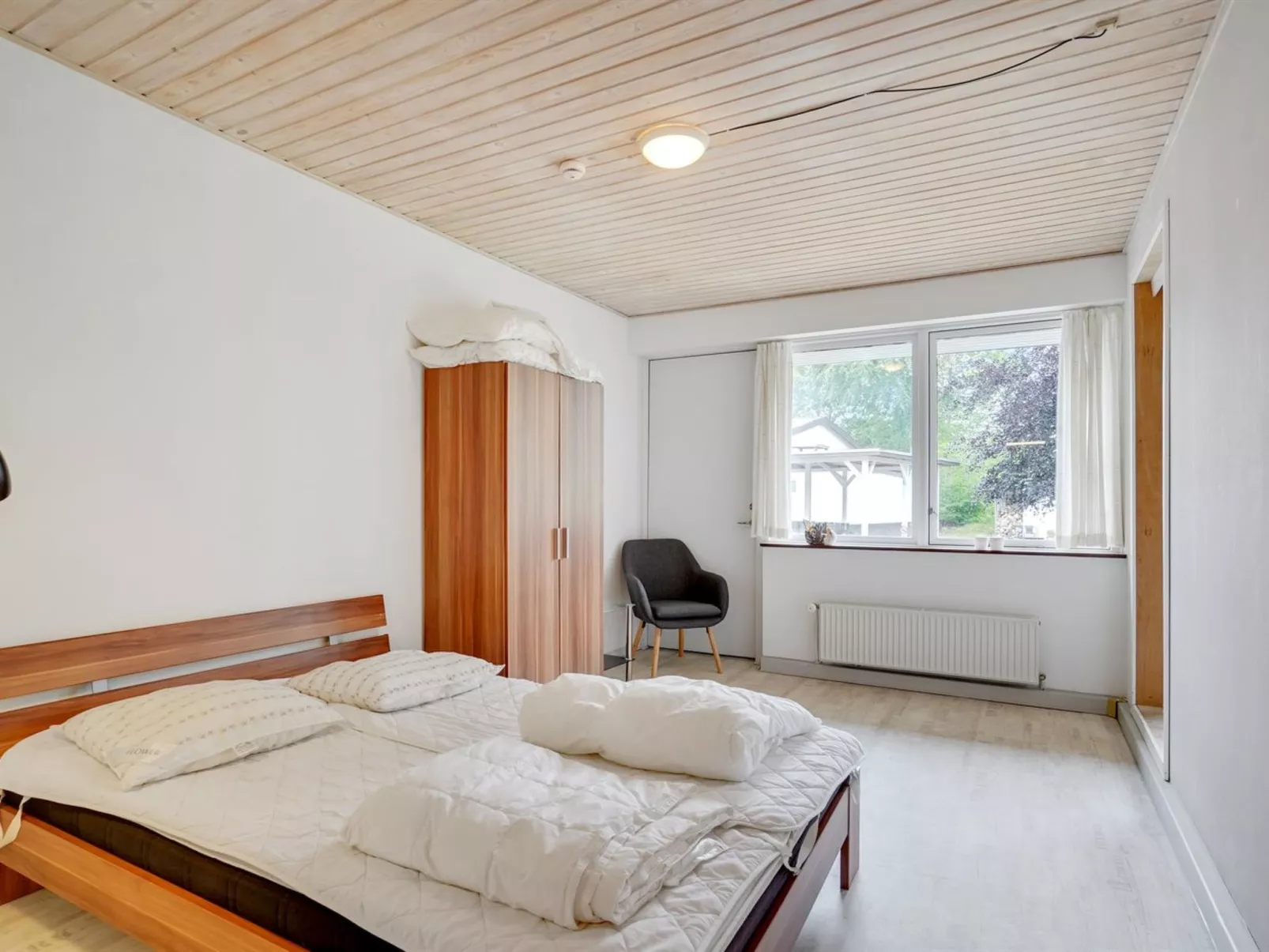 "Arne" - 20km from the sea-Binnen