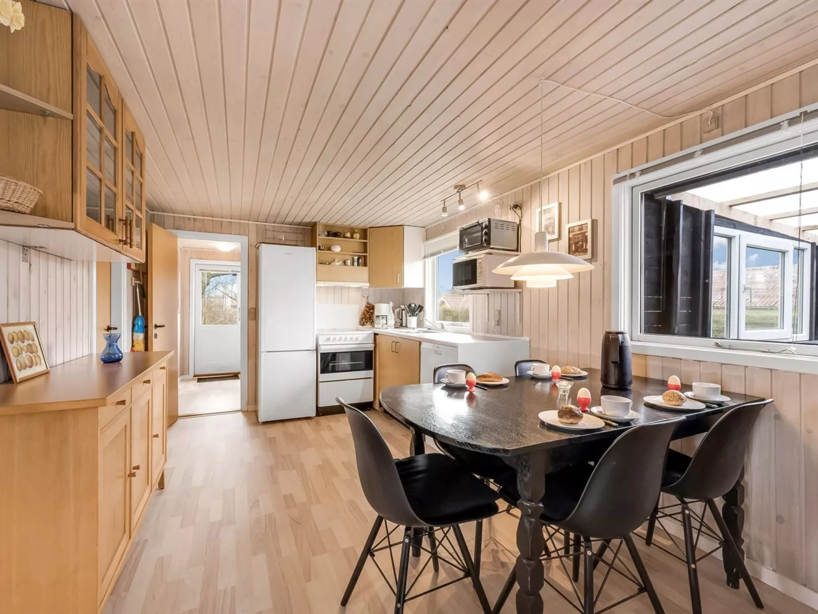 "Hoghni" - 850m to the fjord-Binnen