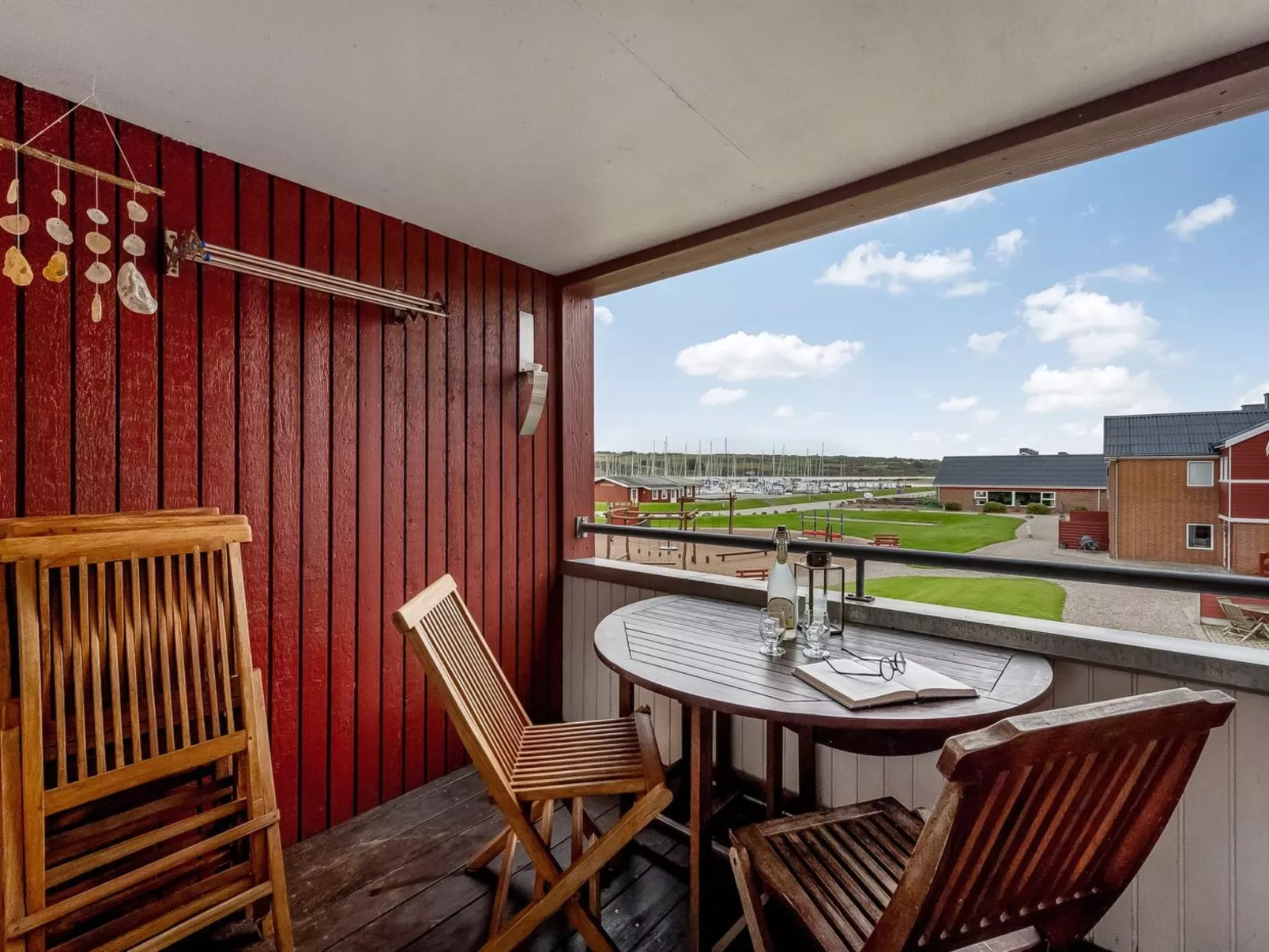 "Alvy" - 100m to the fjord-Buiten