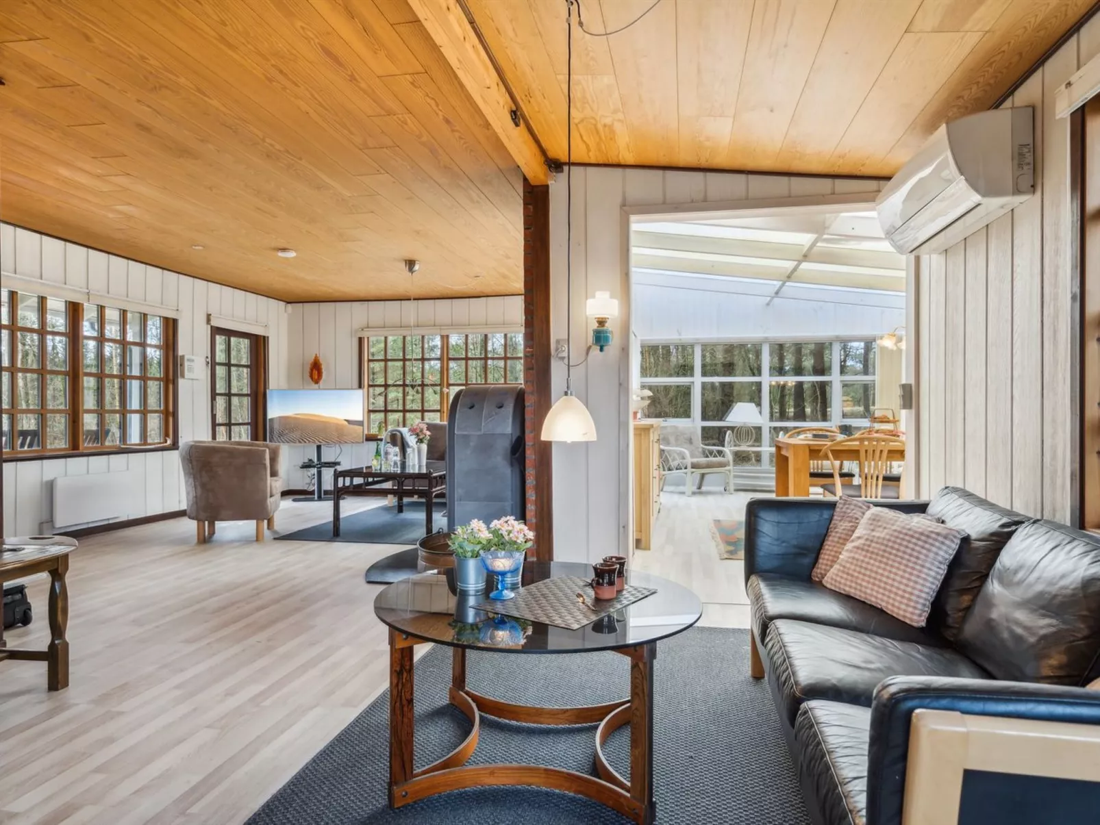 "Felicity" - 450m from the sea-Binnen