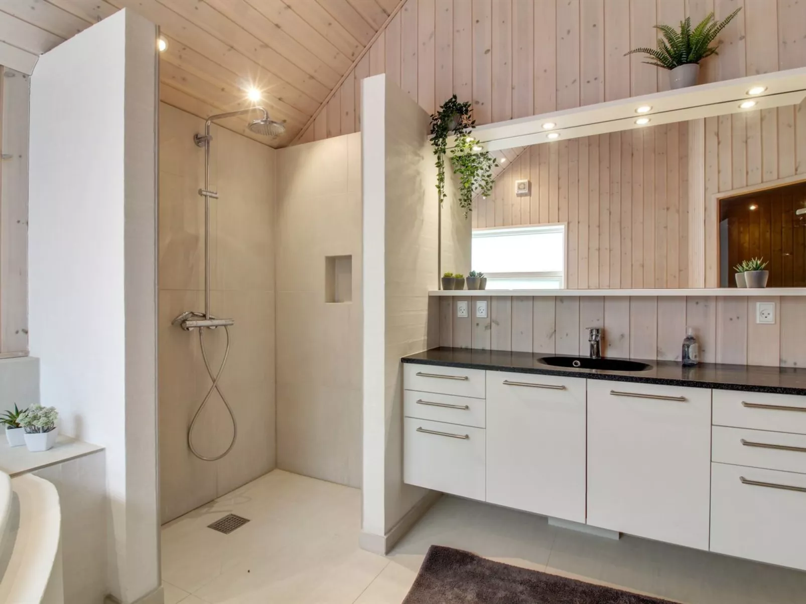 "Othinkarl" - 100m from the sea-Binnen