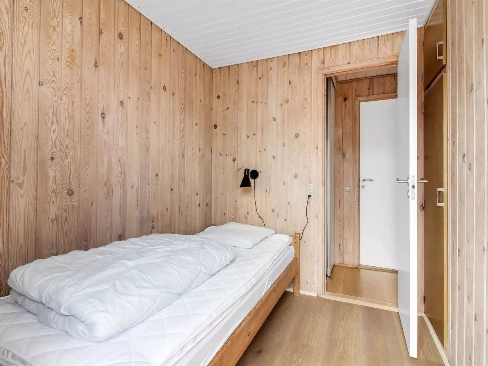 "Thomsen" - 475m from the sea-Binnen