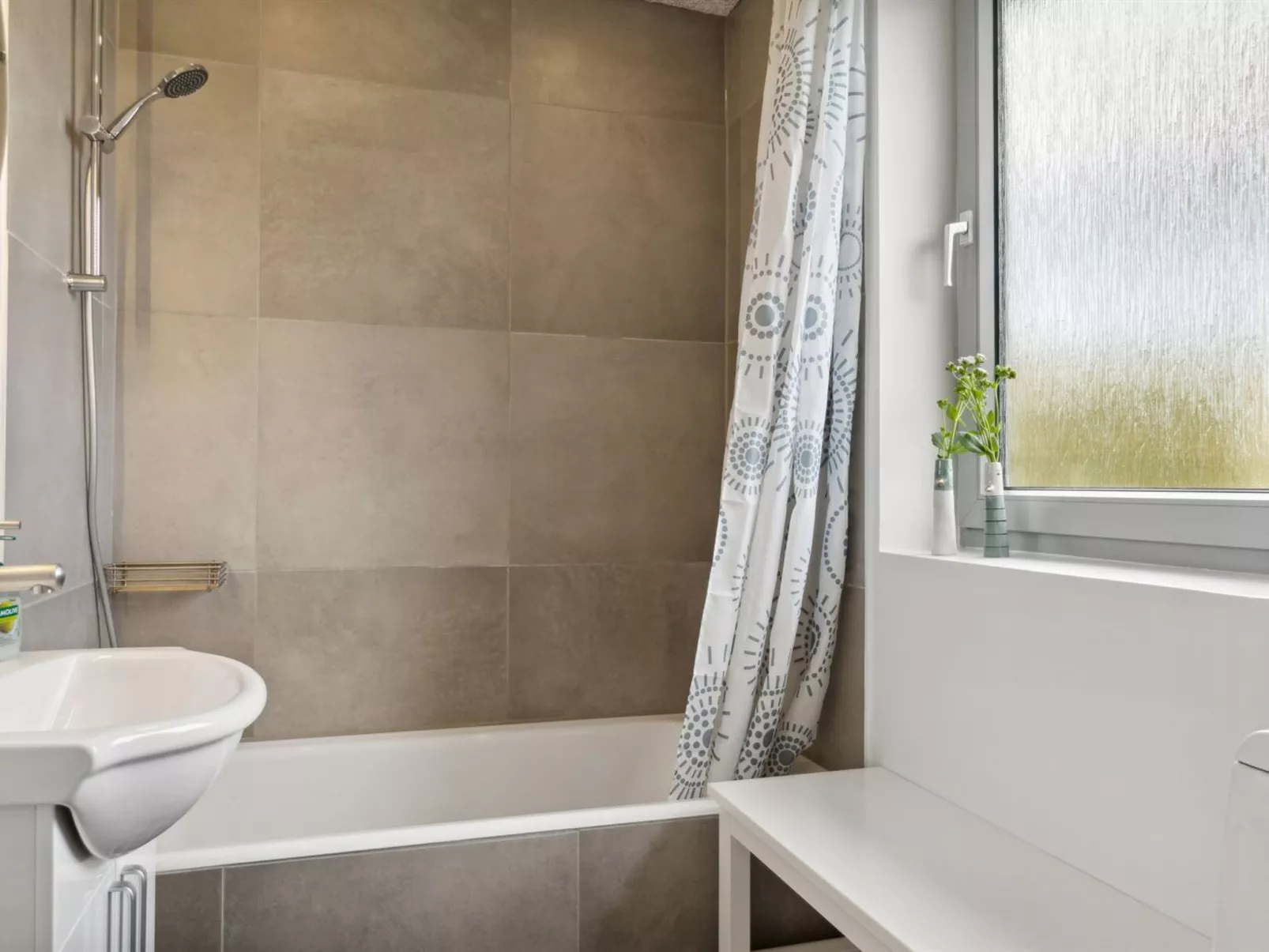 "Elaine" - 350m from the sea-Binnen