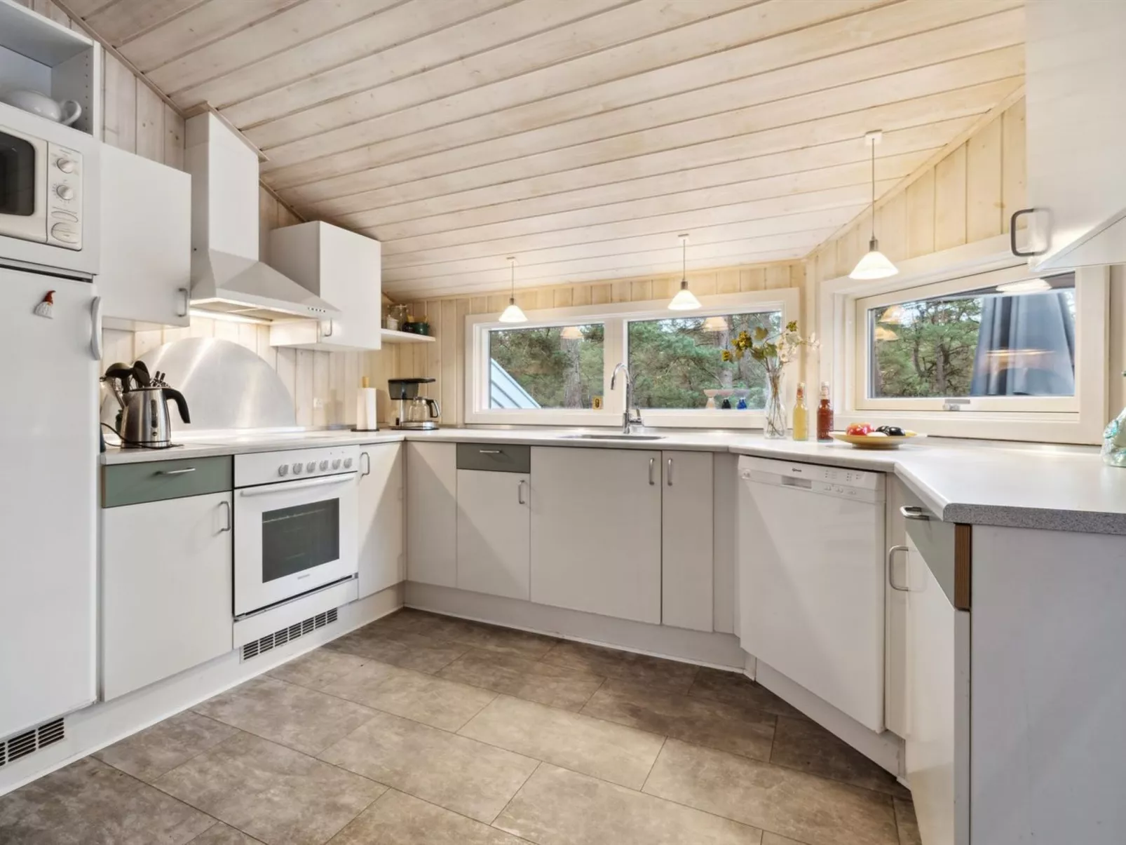 "Micaela" - 450m from the sea-Binnen