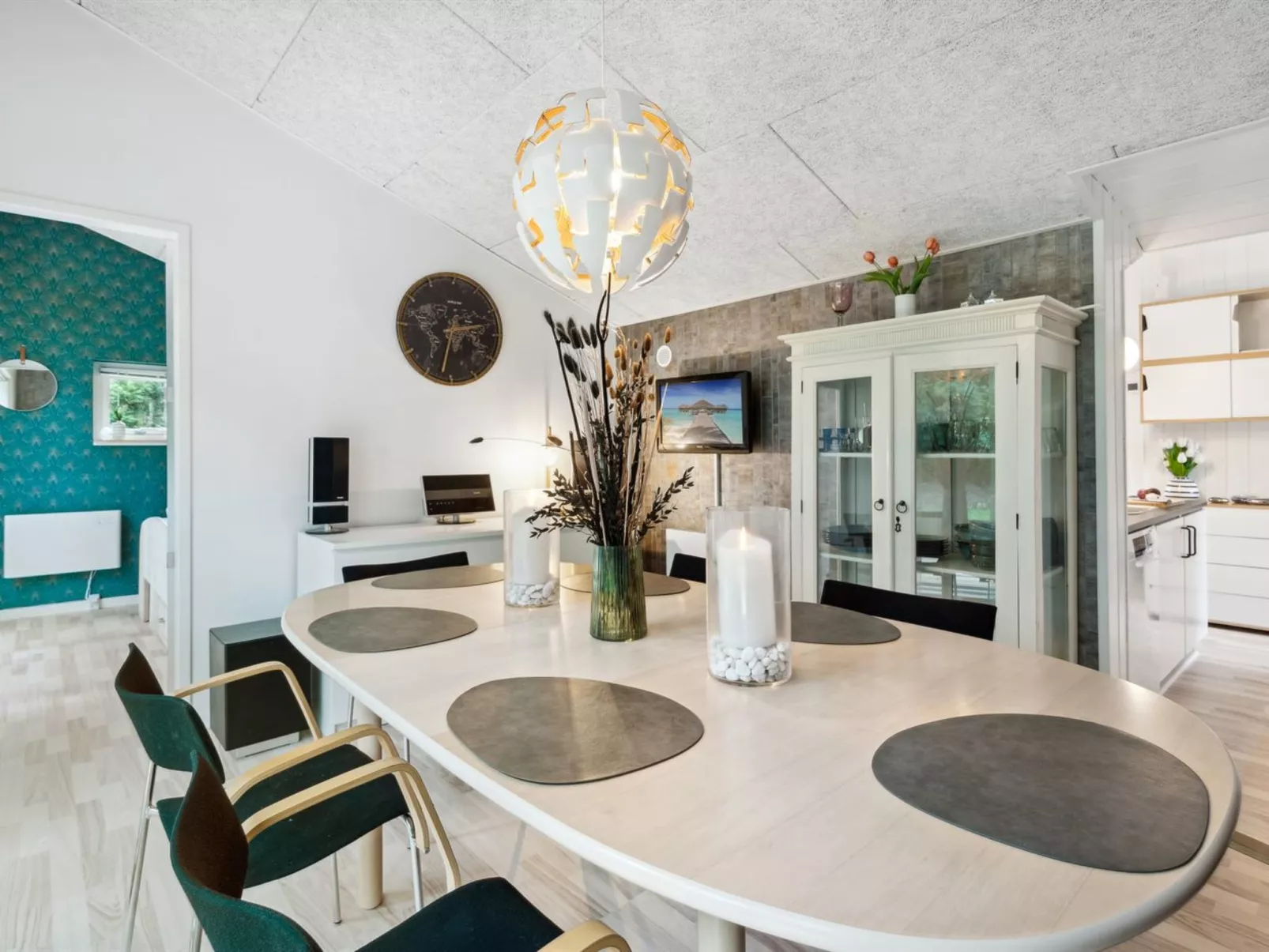 "Brynhild" - 30km from the sea-Binnen