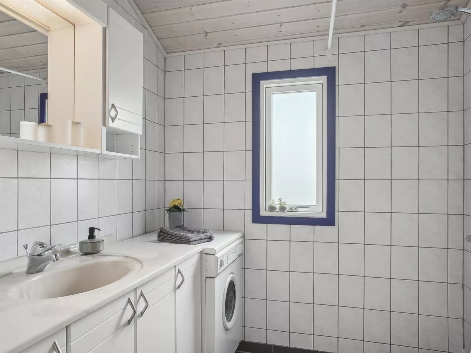 "Nikoletta" - 50m from the sea-Binnen