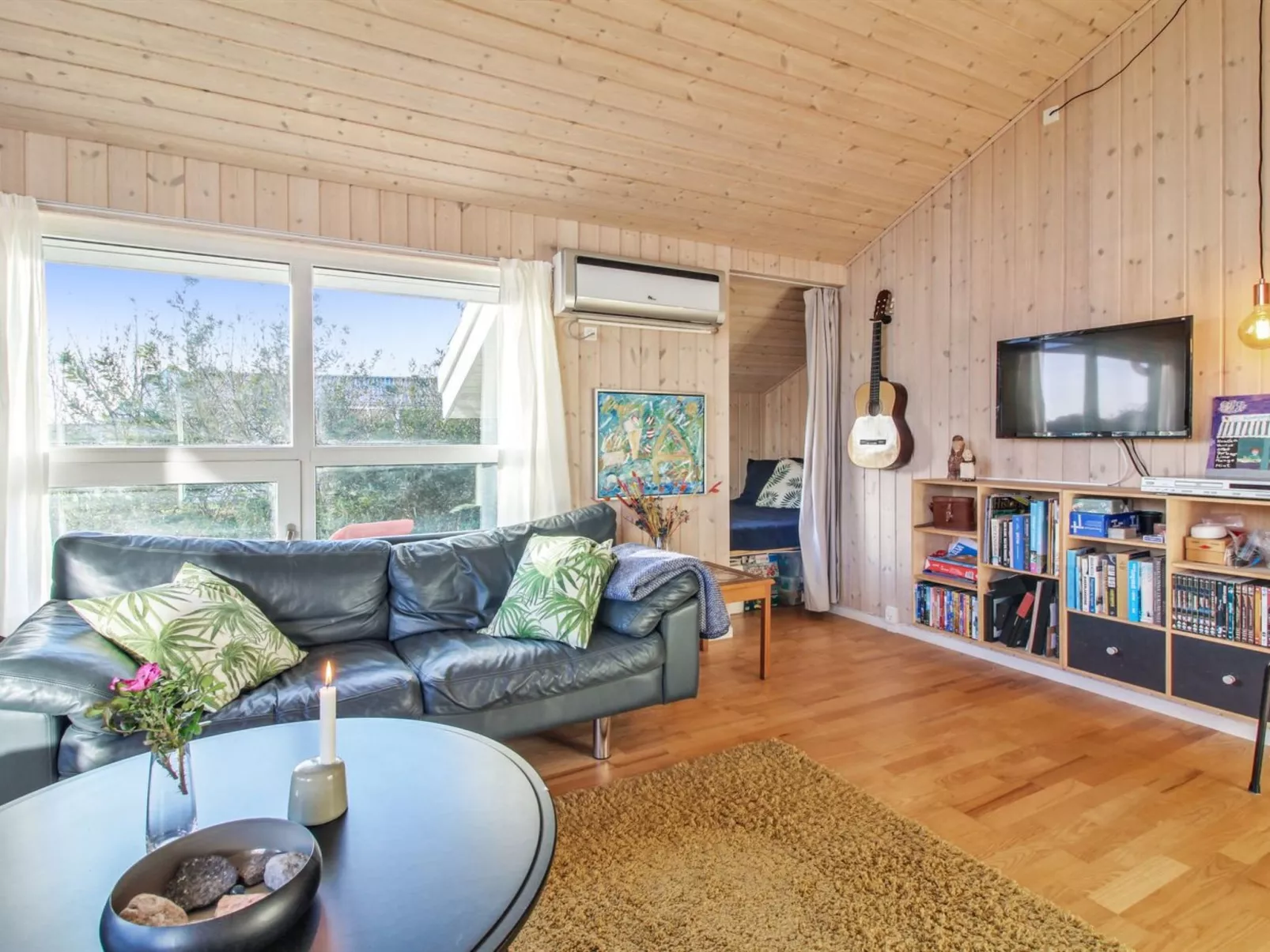 "Freda" - 400m from the sea-Binnen