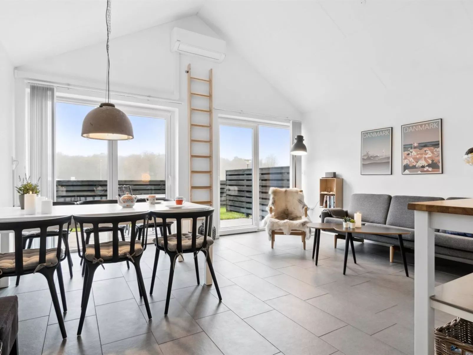 "Helemine" - 400m from the sea-Binnen