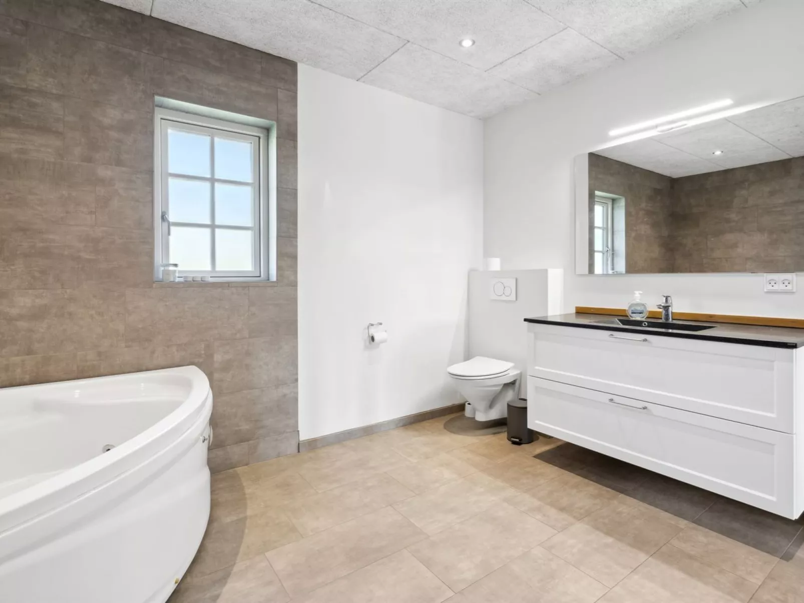 "Aderice" - 300m from the sea-Binnen