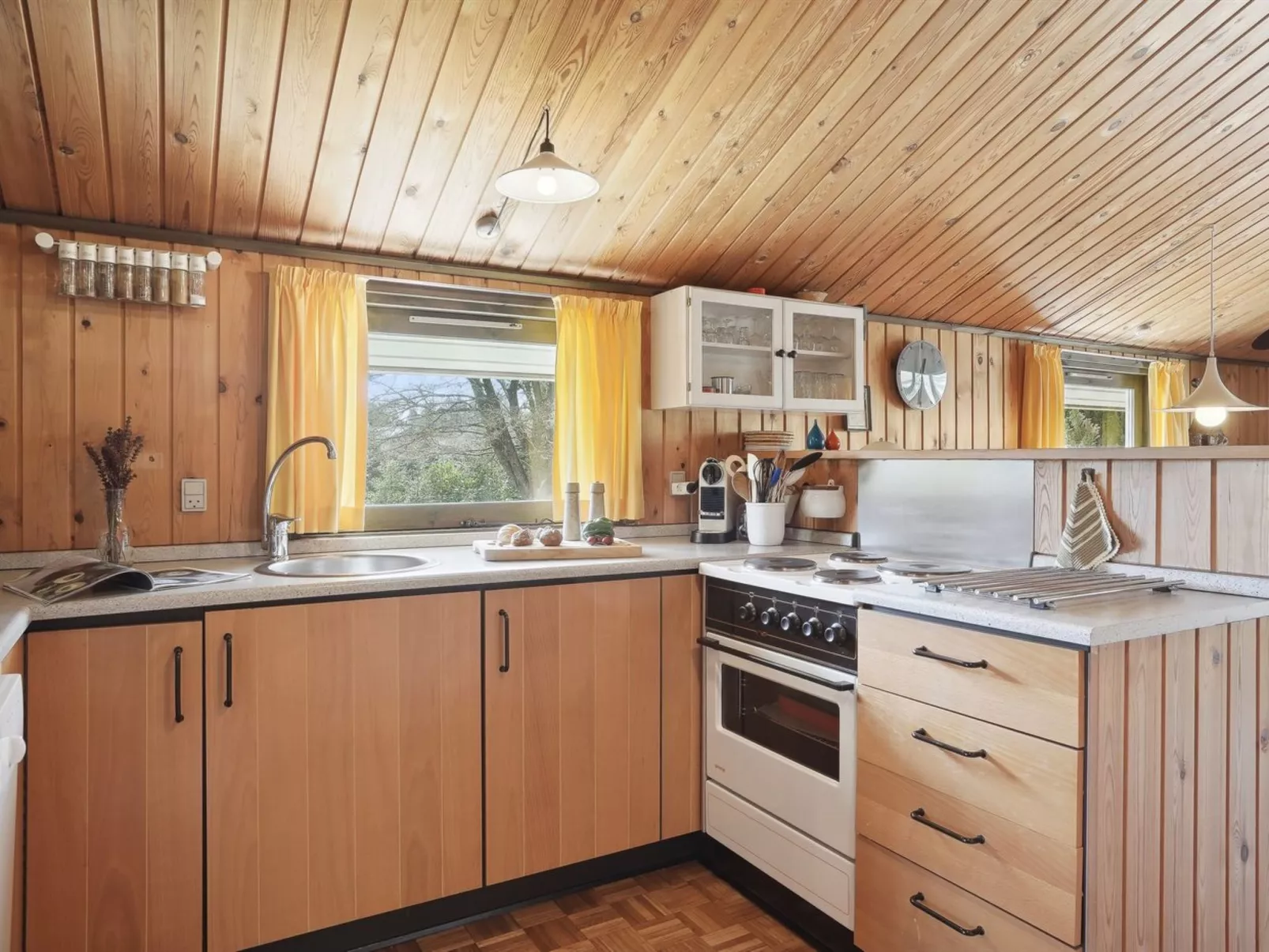 "Winter" - 500m from the sea-Binnen