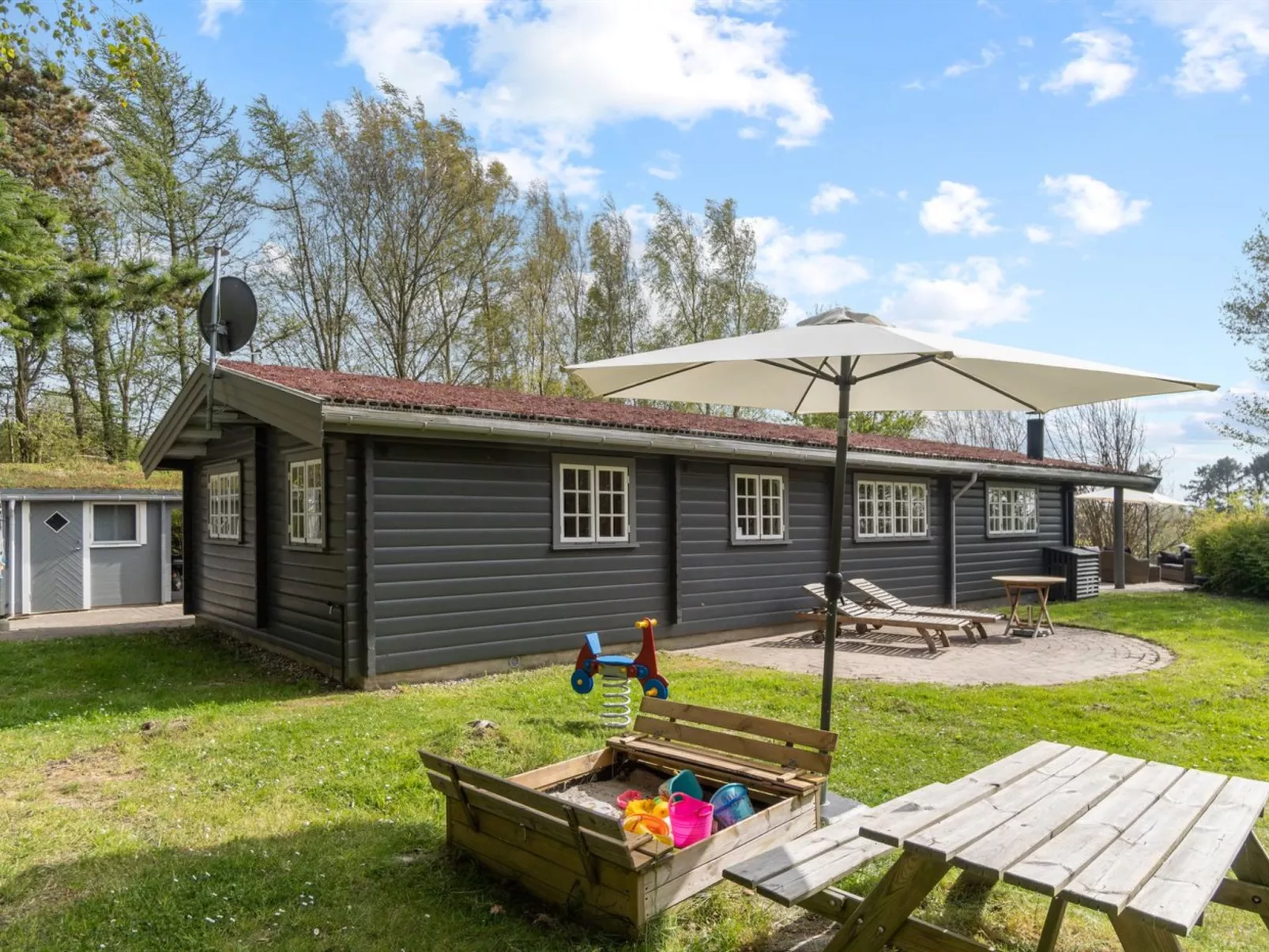 "Till" - 1.6km from the sea-Buiten