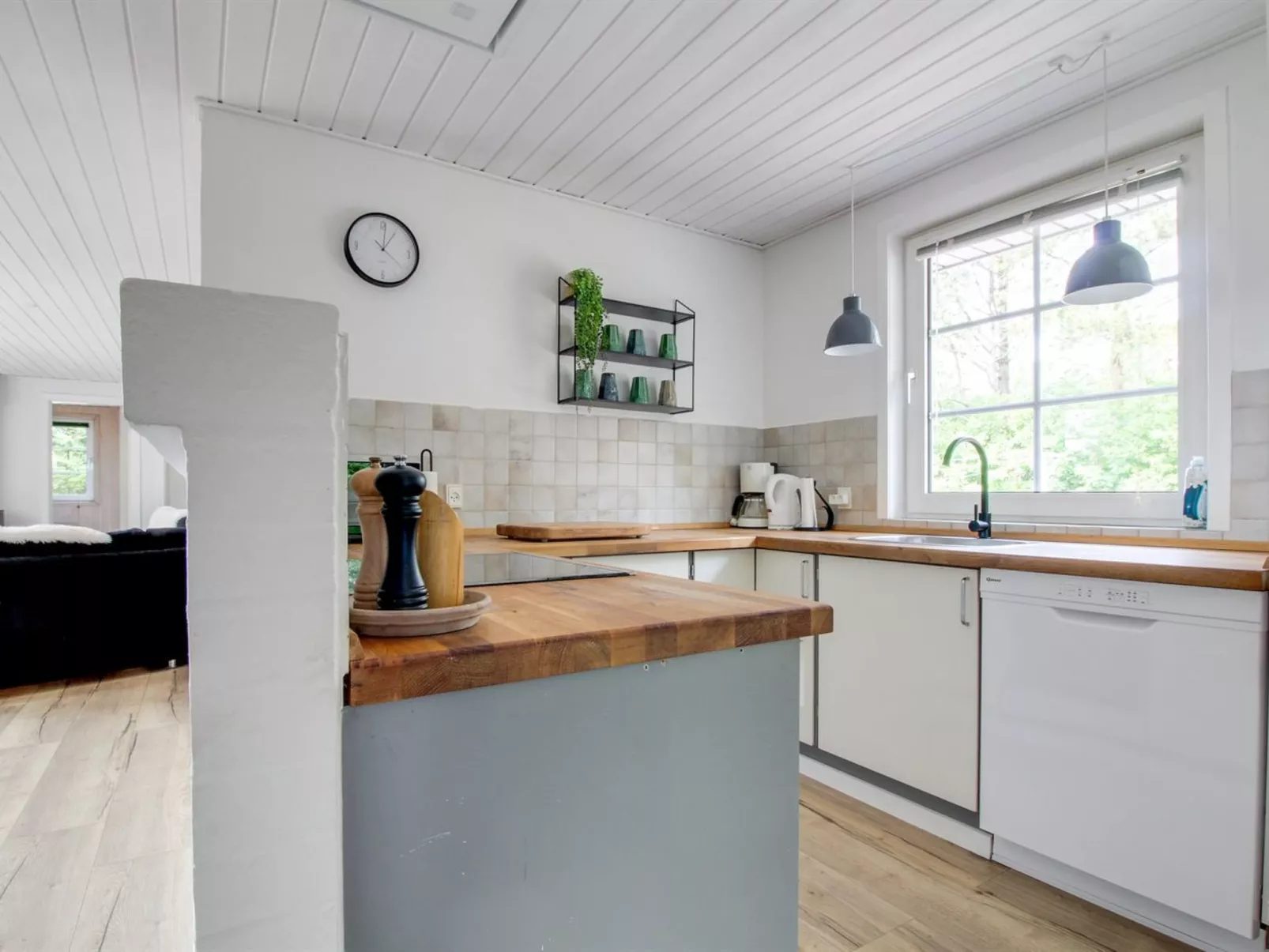 "Joona" - 12km from the sea-Binnen