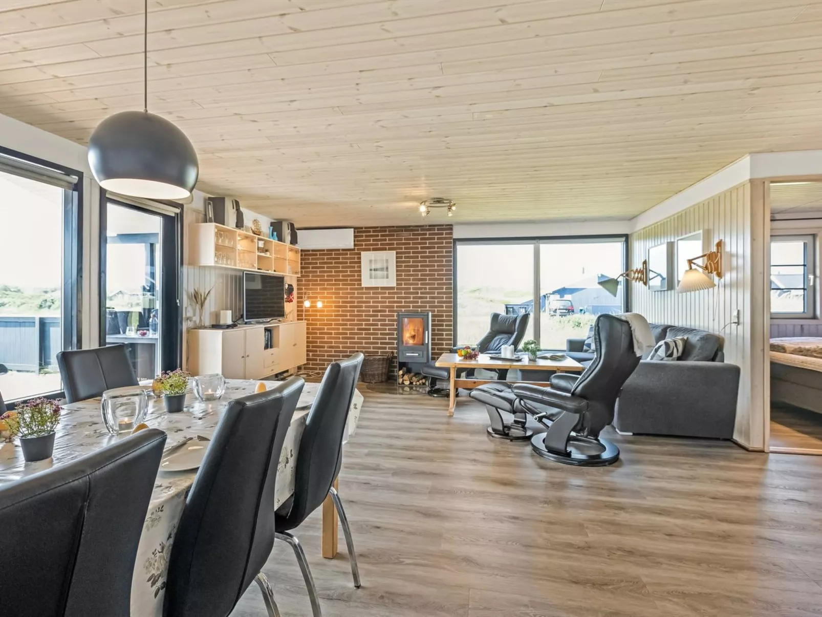 "Signhild" -  from the sea-Binnen