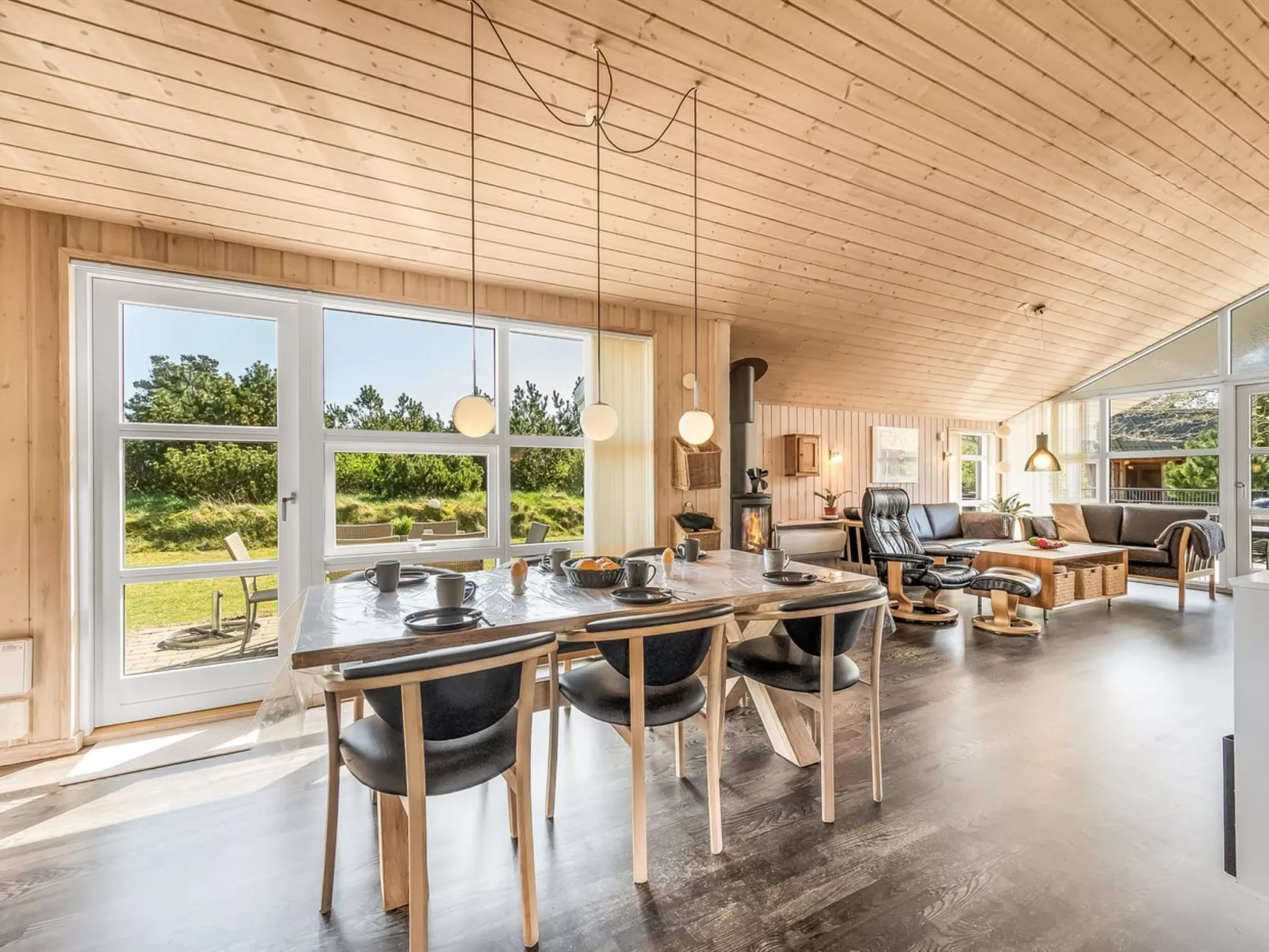 "Rekke" - 300m to the fjord-Binnen