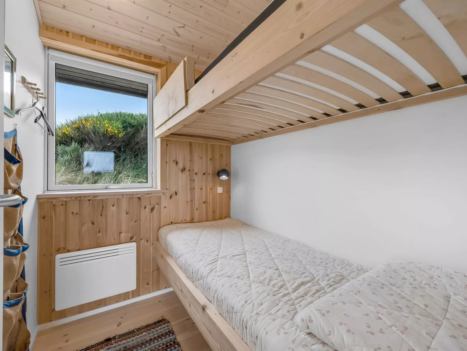 "Apolina" -  from the sea-Binnen